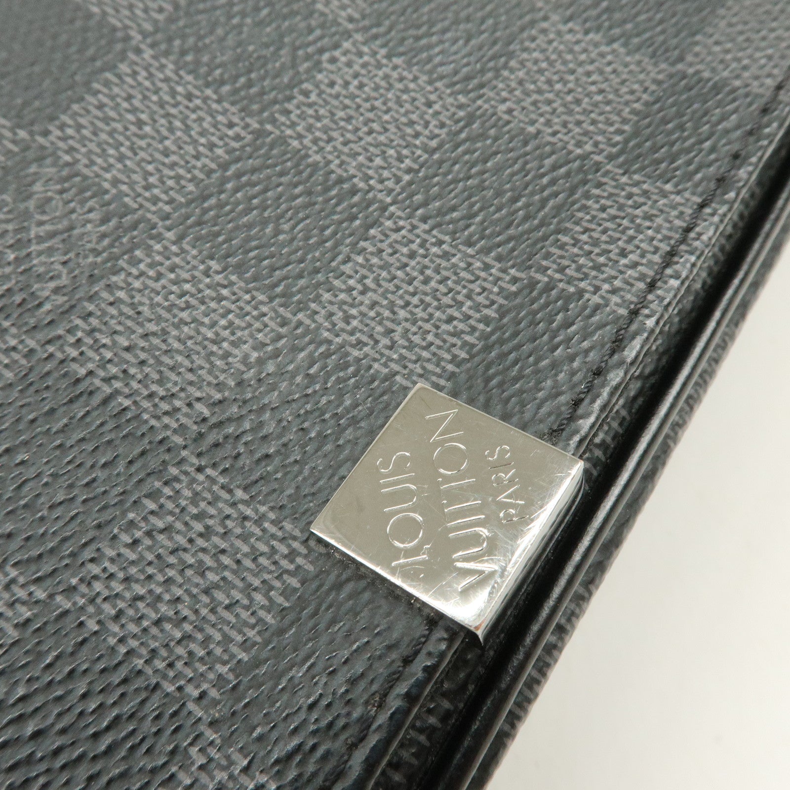 Louis Vuitton Damier Graphite District PM NM Crossbody Bag N41028