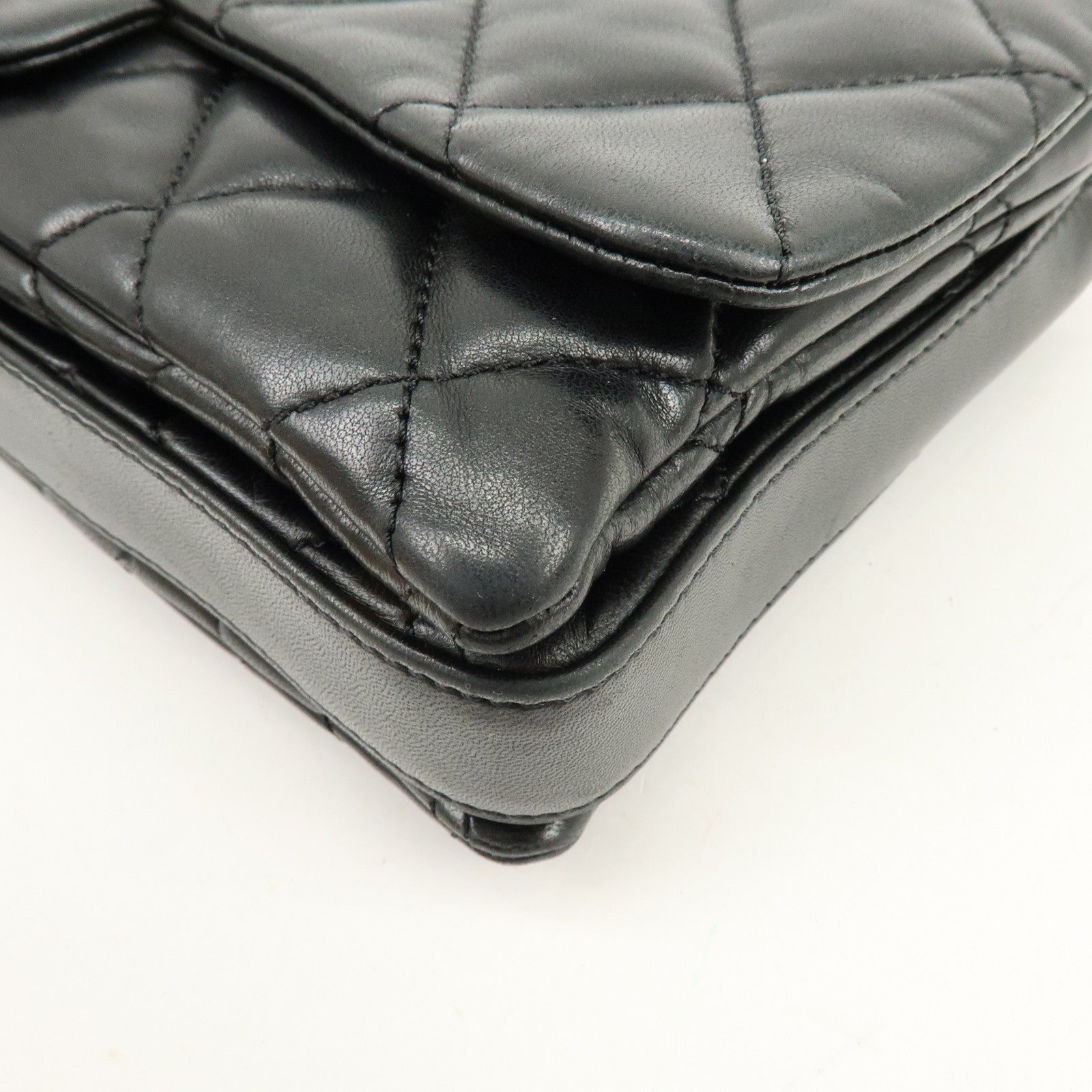CHANEL Matelasse Lamb Skin Shoulder Bag Crossbody Bag Black