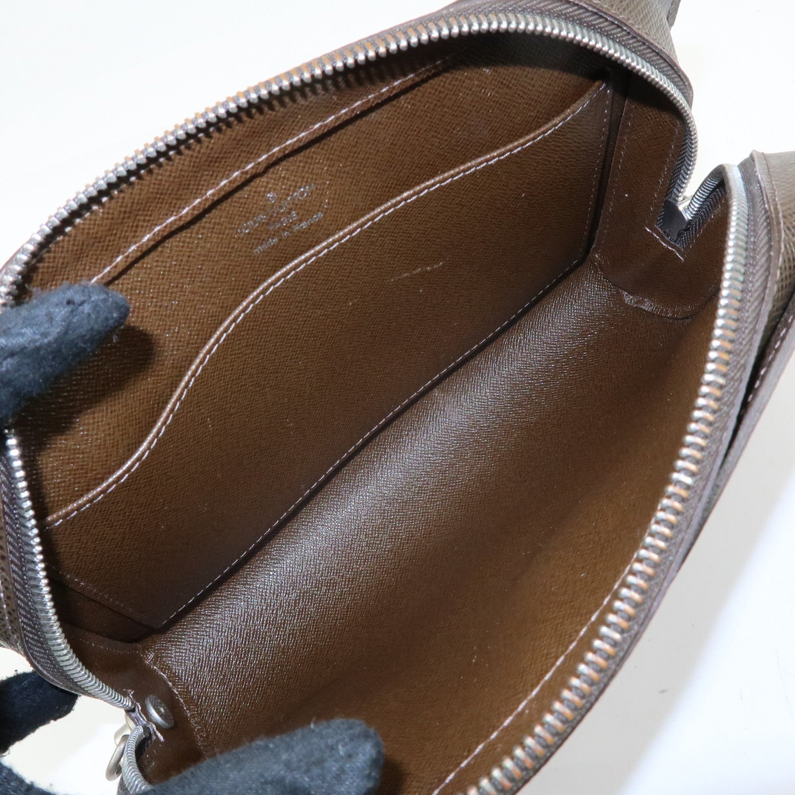 Louis Vuitton Taiga Organizer de Poche Clutch Bag Grizzly M30183