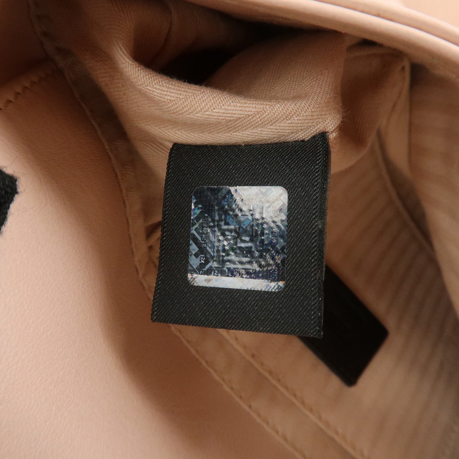 FENDI Leather Chain Shoulder Bag Purse Crossbody Bag 8M0276