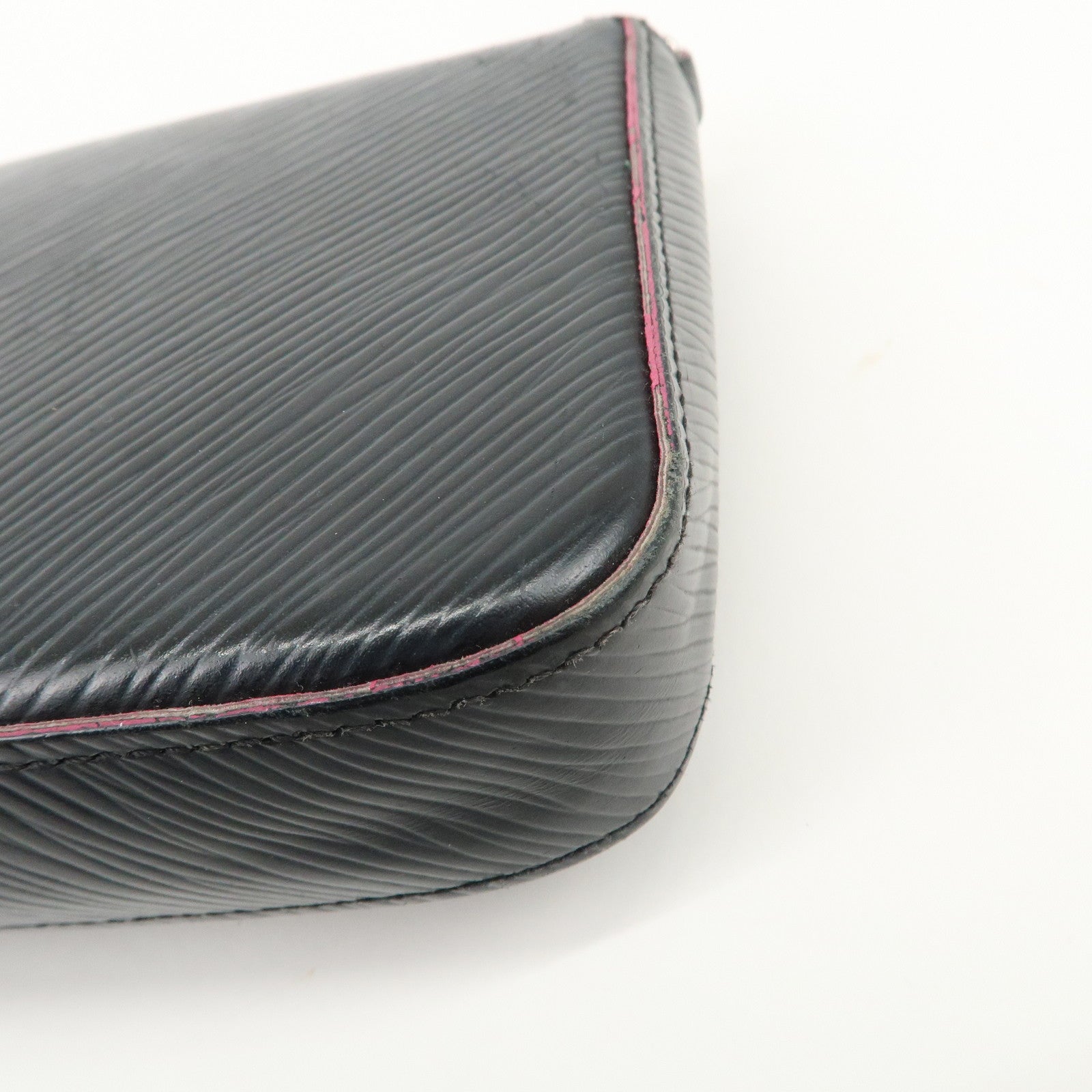 Louis Vuitton Epi Pochette Felicie Shoulder Bag Noir Pink M64579