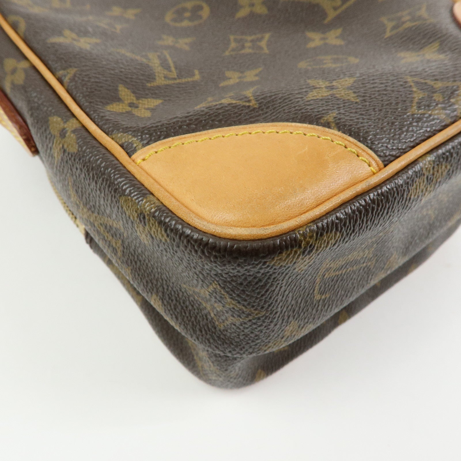 Louis Vuitton Monogram Amazone Shoulder Bag Crossbody Bag M45236