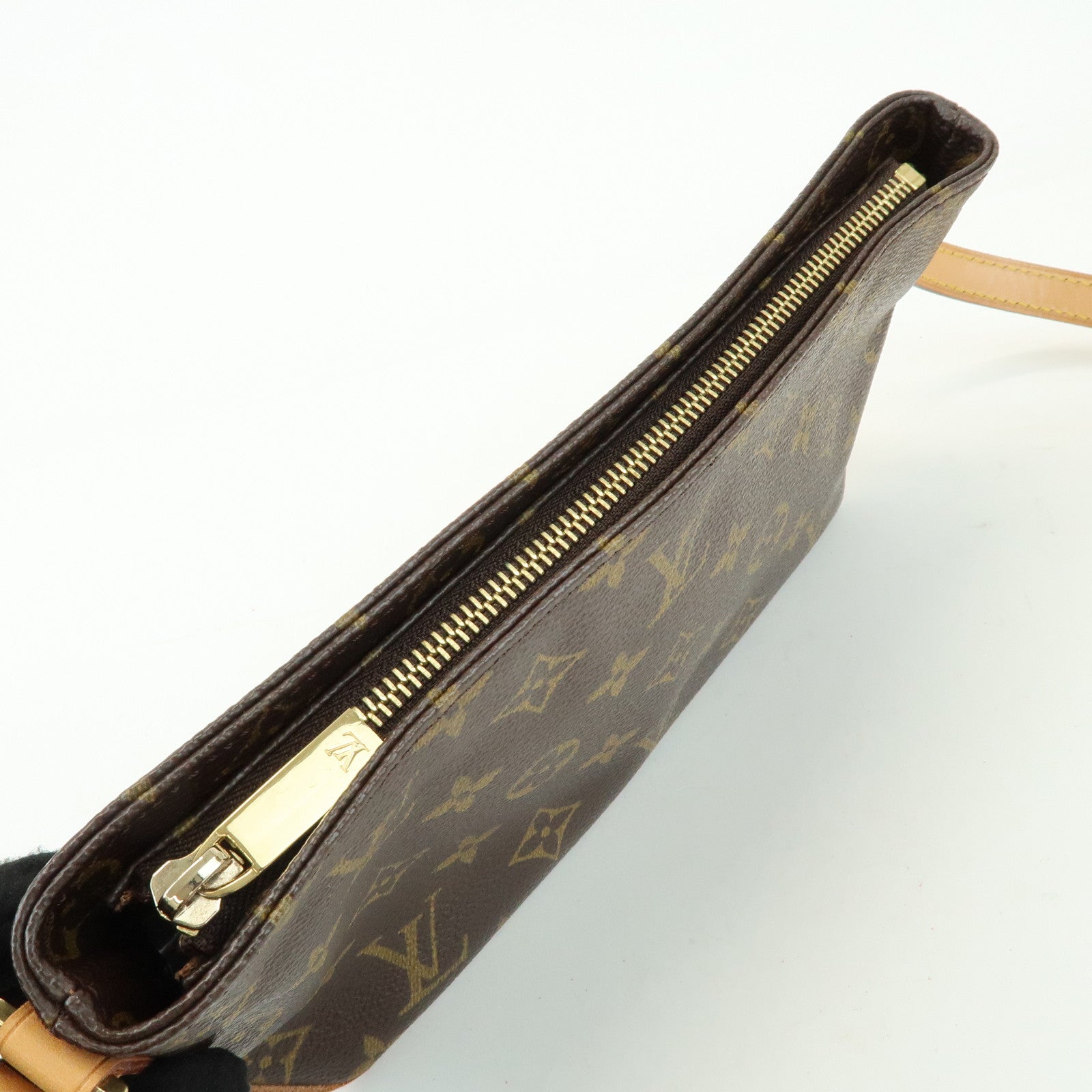 Louis Vuitton Monogram Trotteur Canvas Leather Shoulder Bag M51240