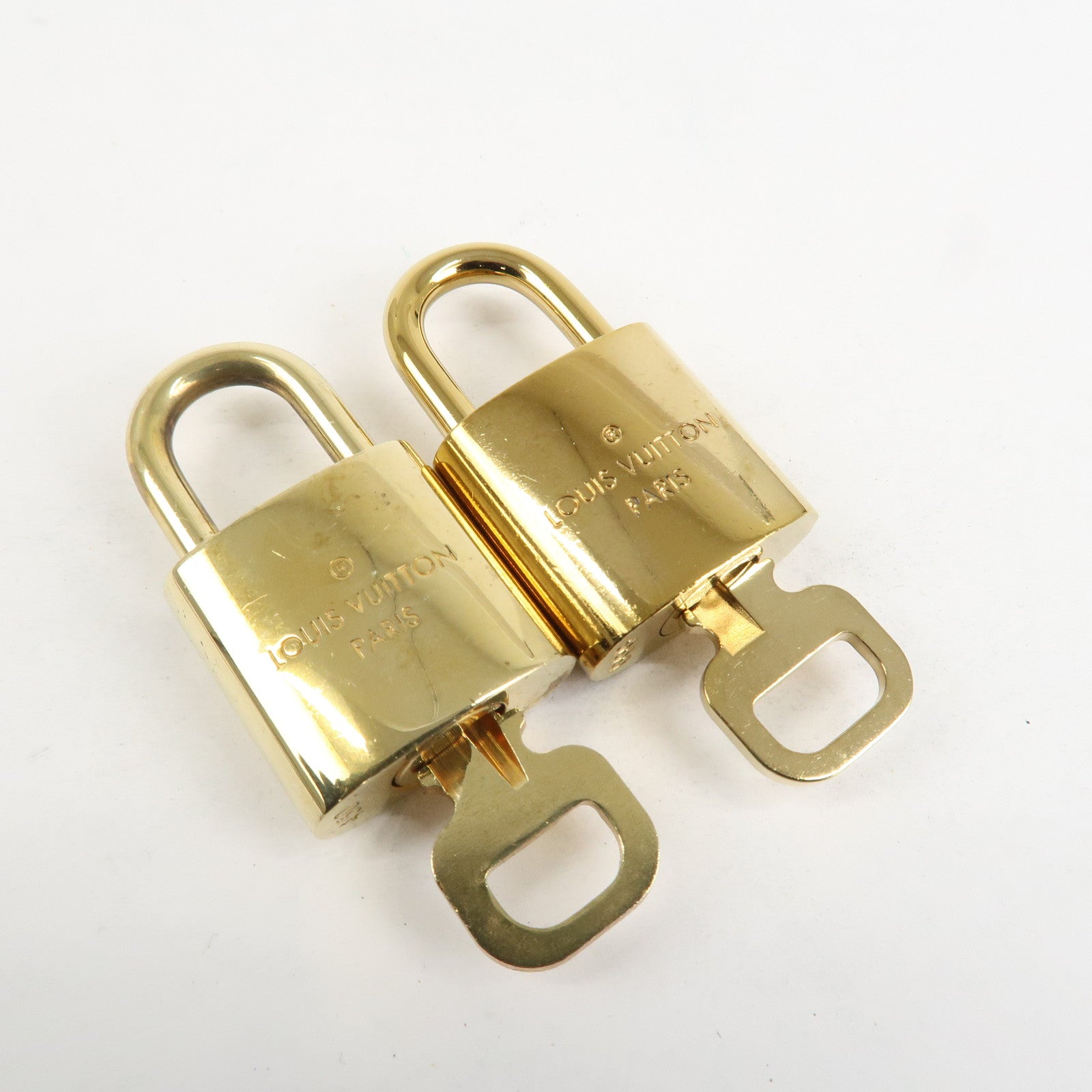 Louis Vuitton Set of 10 Lock & Key Cadena Key Lock Metal Gold