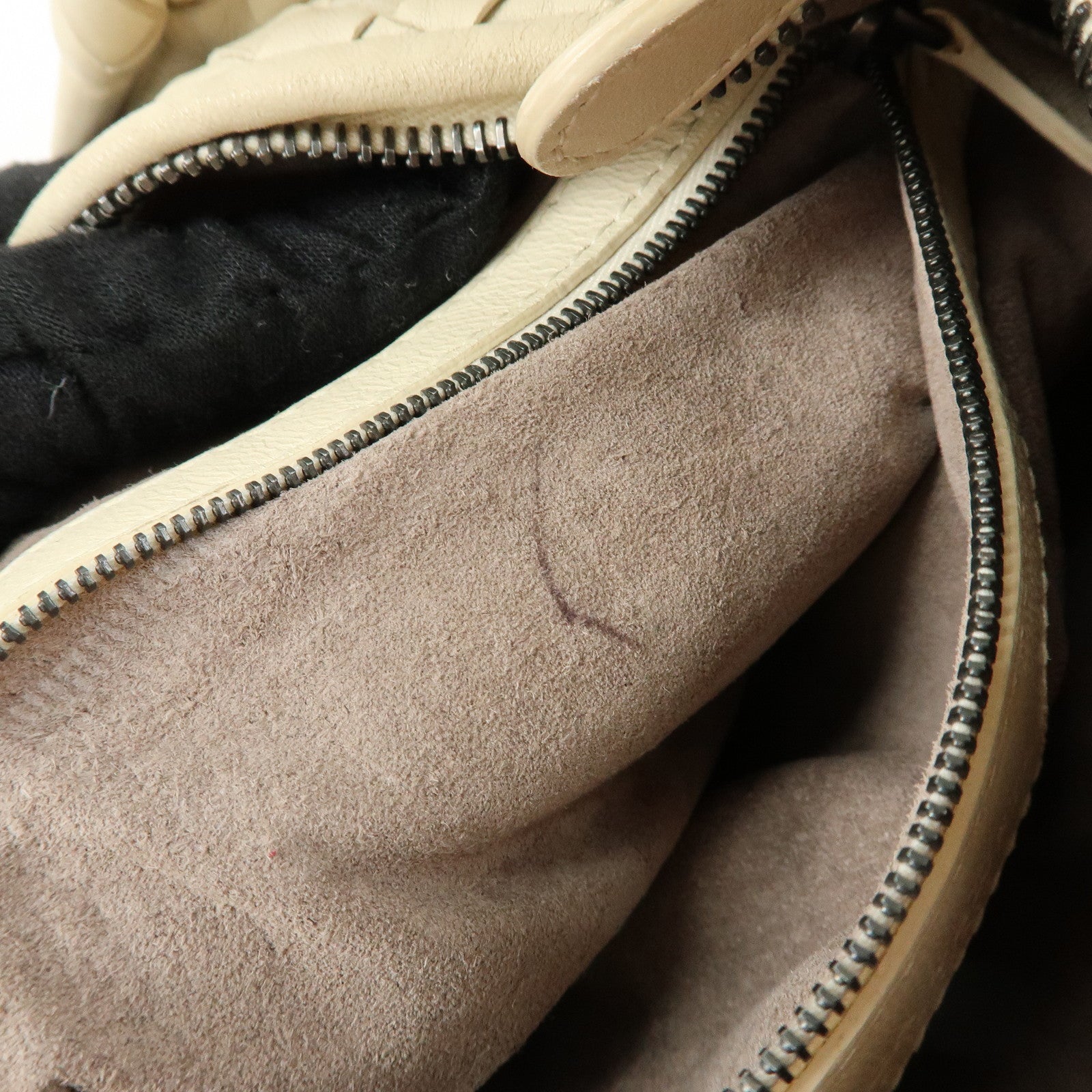 BOTTEGA VENETA Intrecciato Leather Hand Bag Ivory White