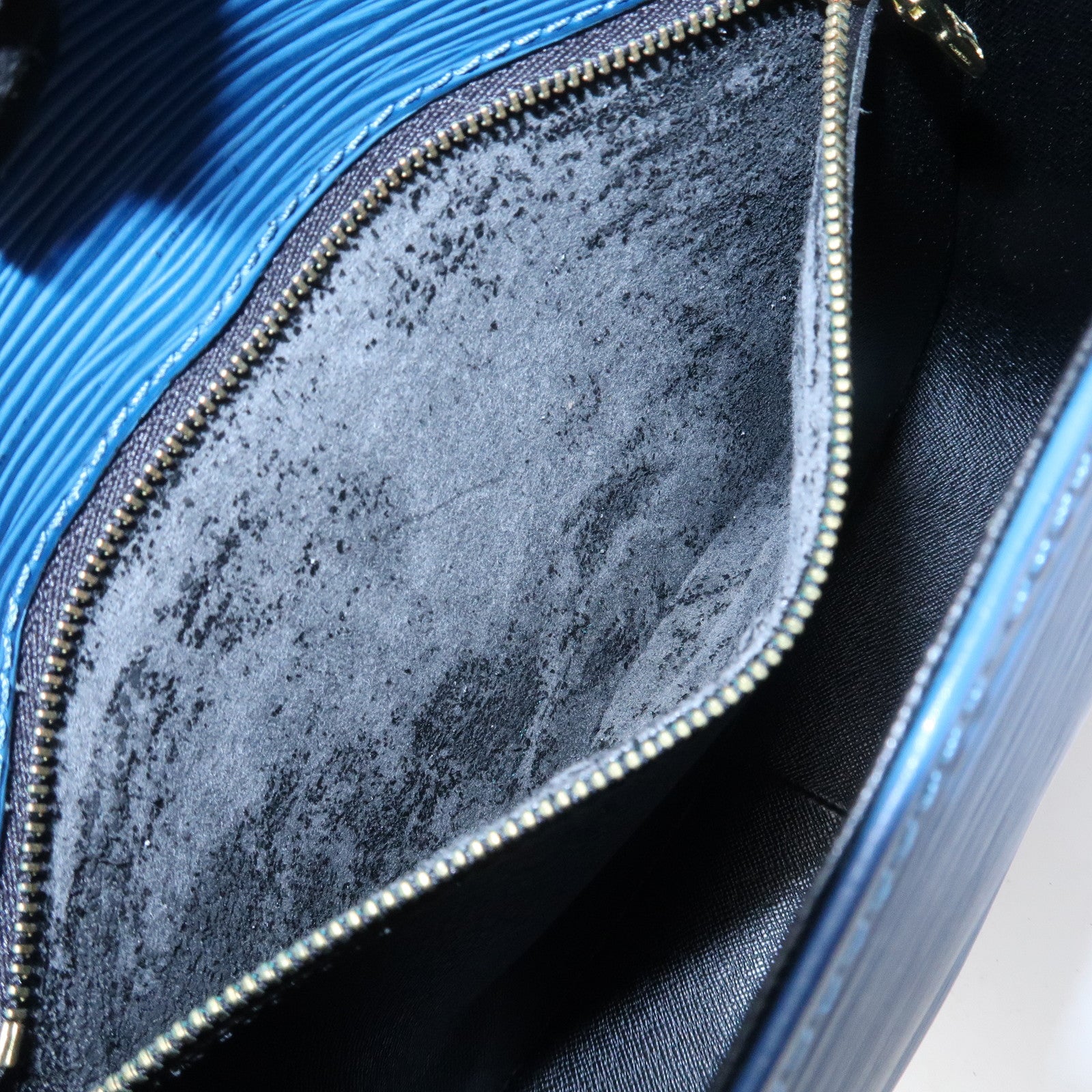 Louis Vuitton Epi Saint Cloud Shoulder Bag Toledo Blue M52195