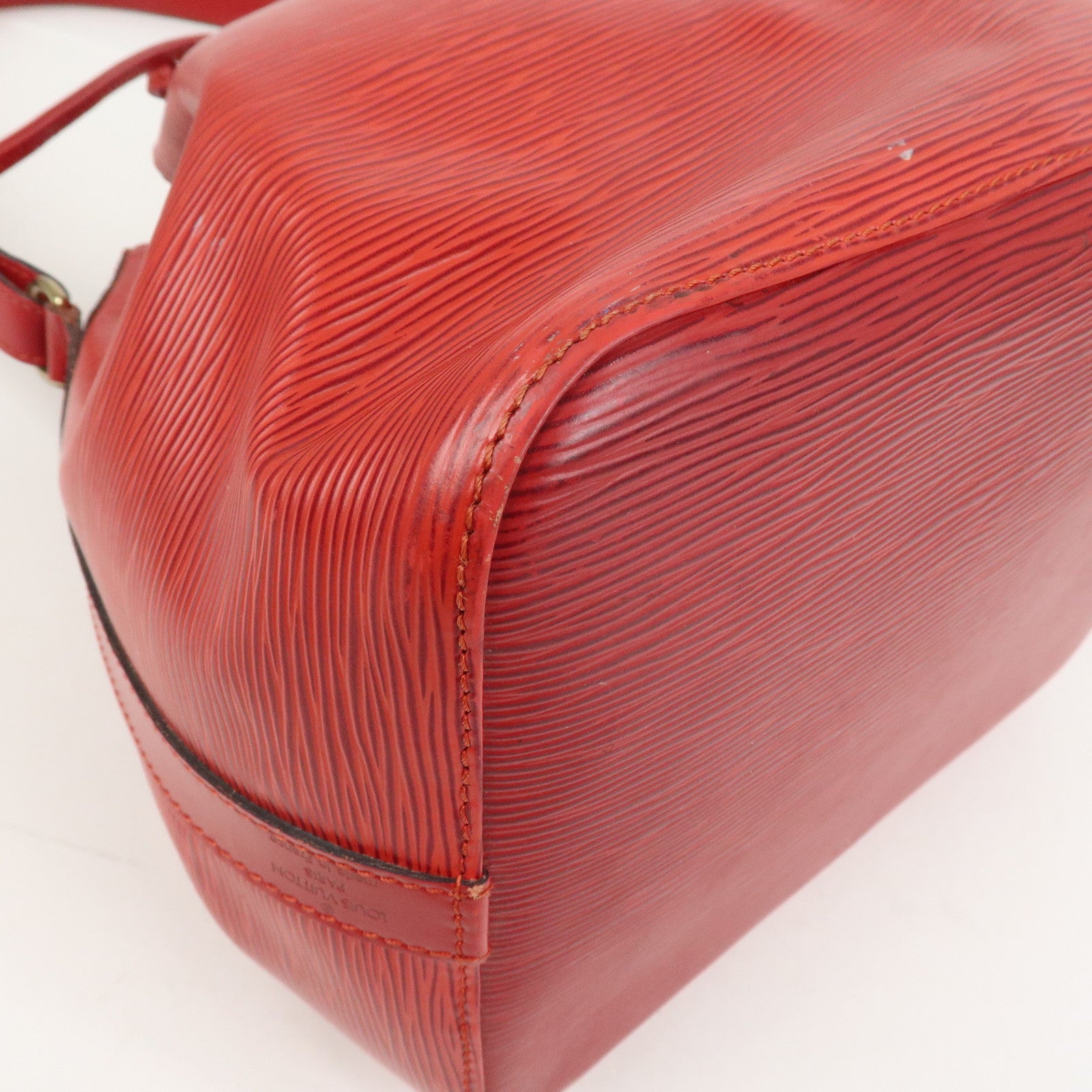 Louis Vuitton Epi Petit Noe Shoulder Bag Castilian Red M44107