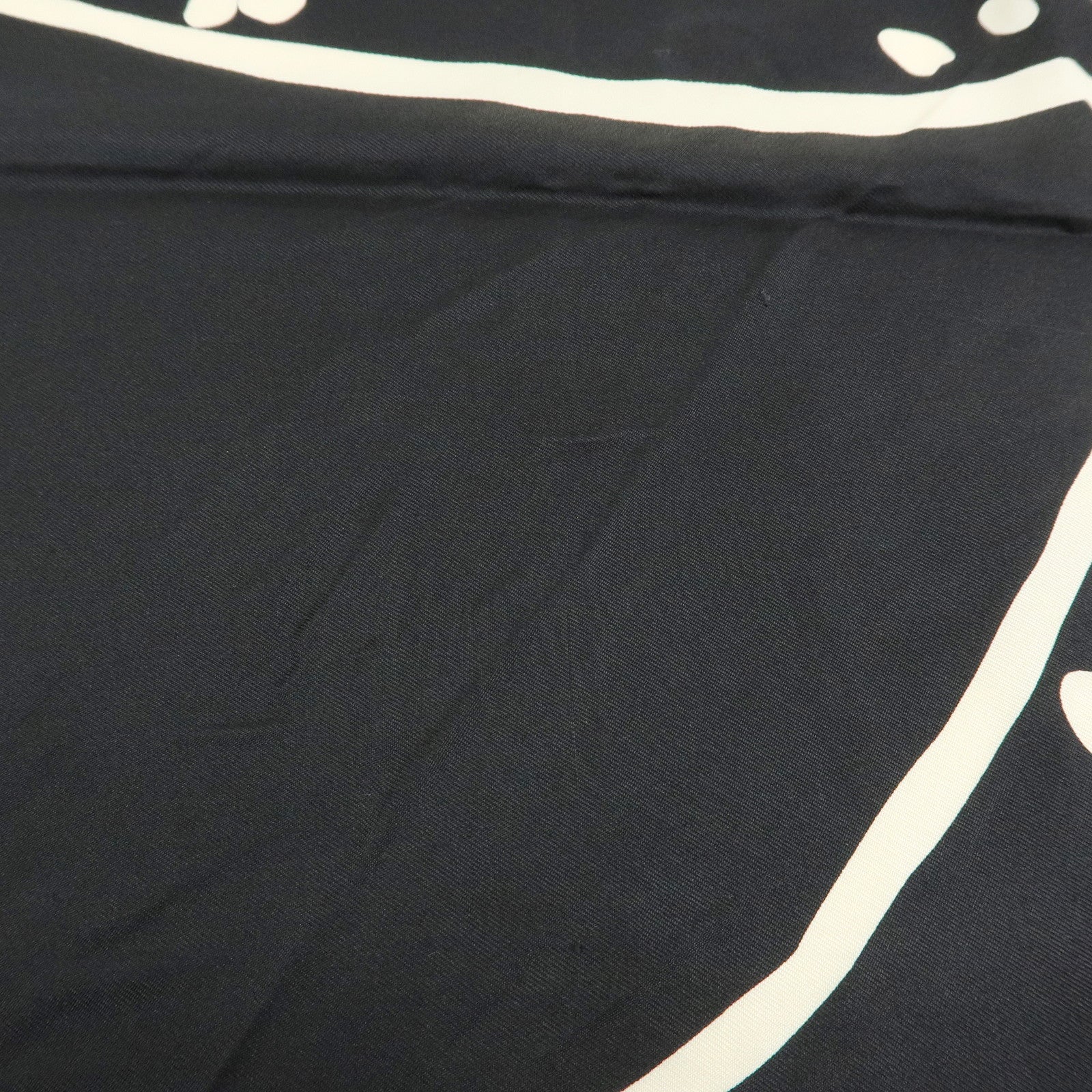 Louis Vuitton Silk 100% Pretzel Motif Scarf Black