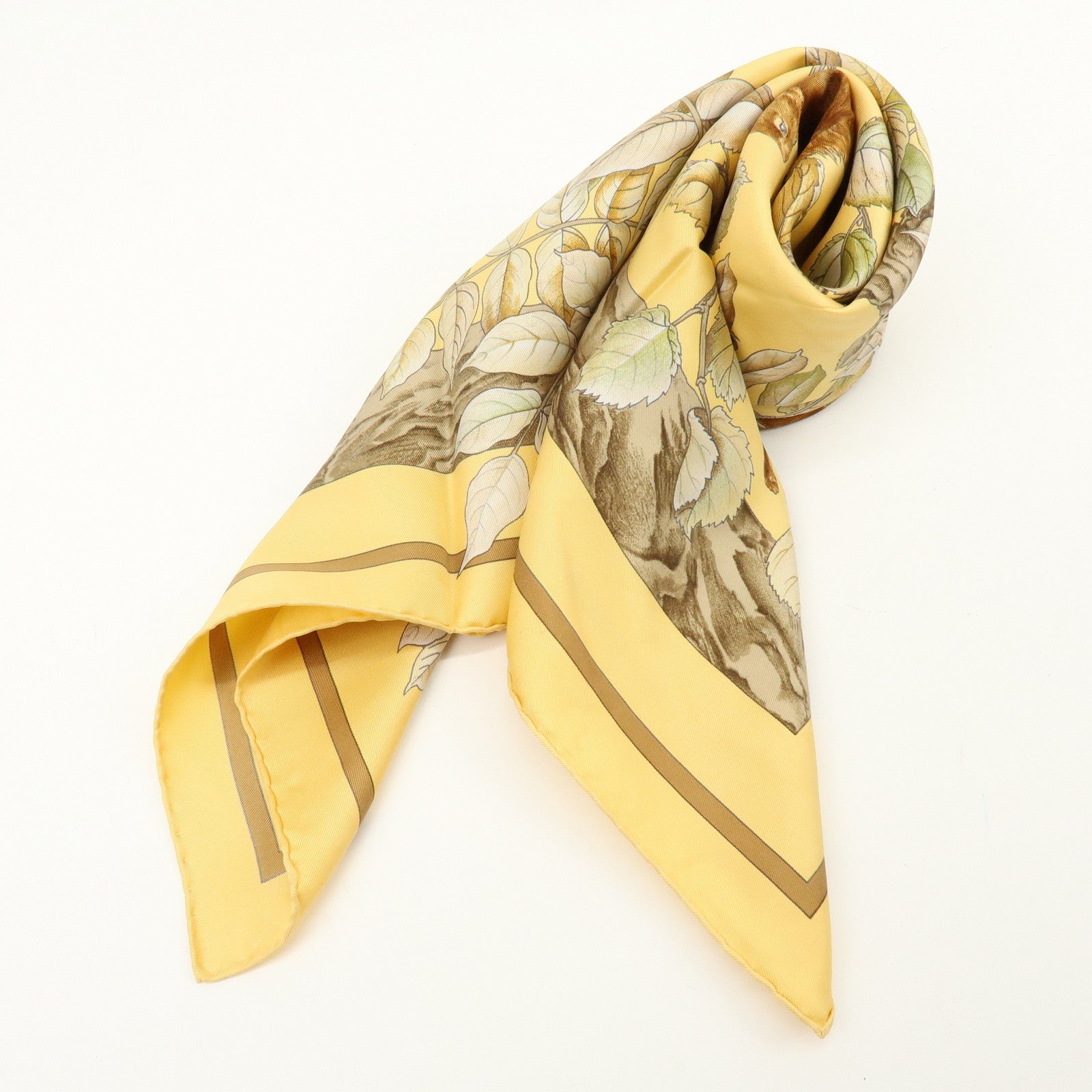 HERMES Carre 90 Silk 100% Scarf Casse Noisette Squirrel Yellow