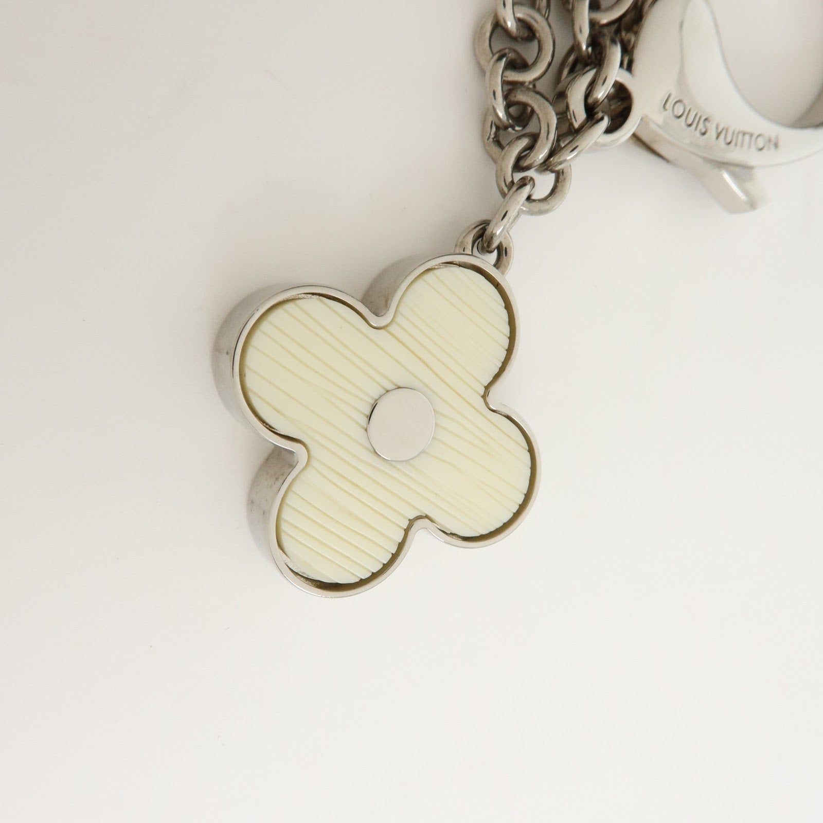 Louis Vuitton Bijoux Sac Fleur de Epi Bag Charm Silver White M65085