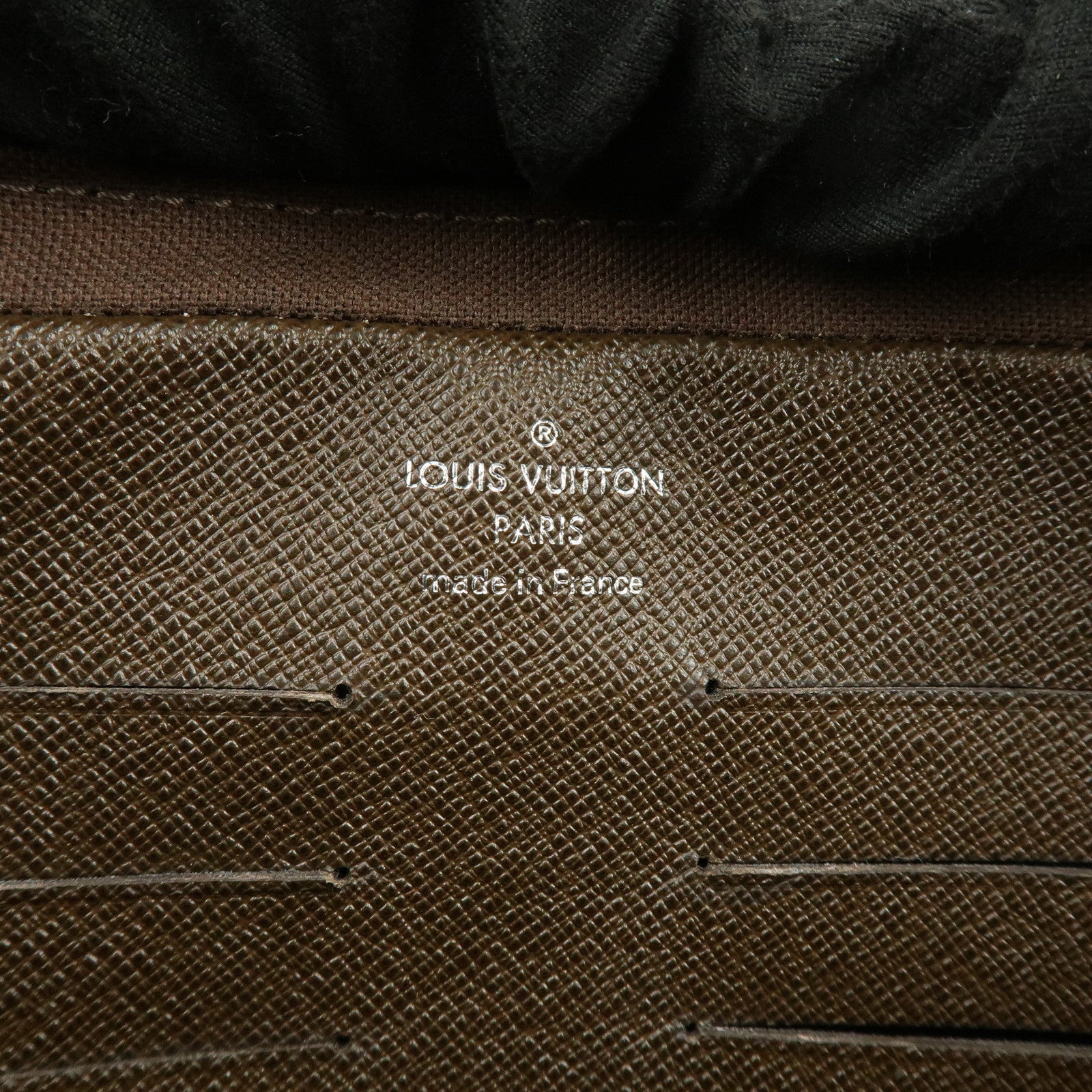 Louis Vuitton Taiga Neo Pavel Clultch Bag Grizzly M31148