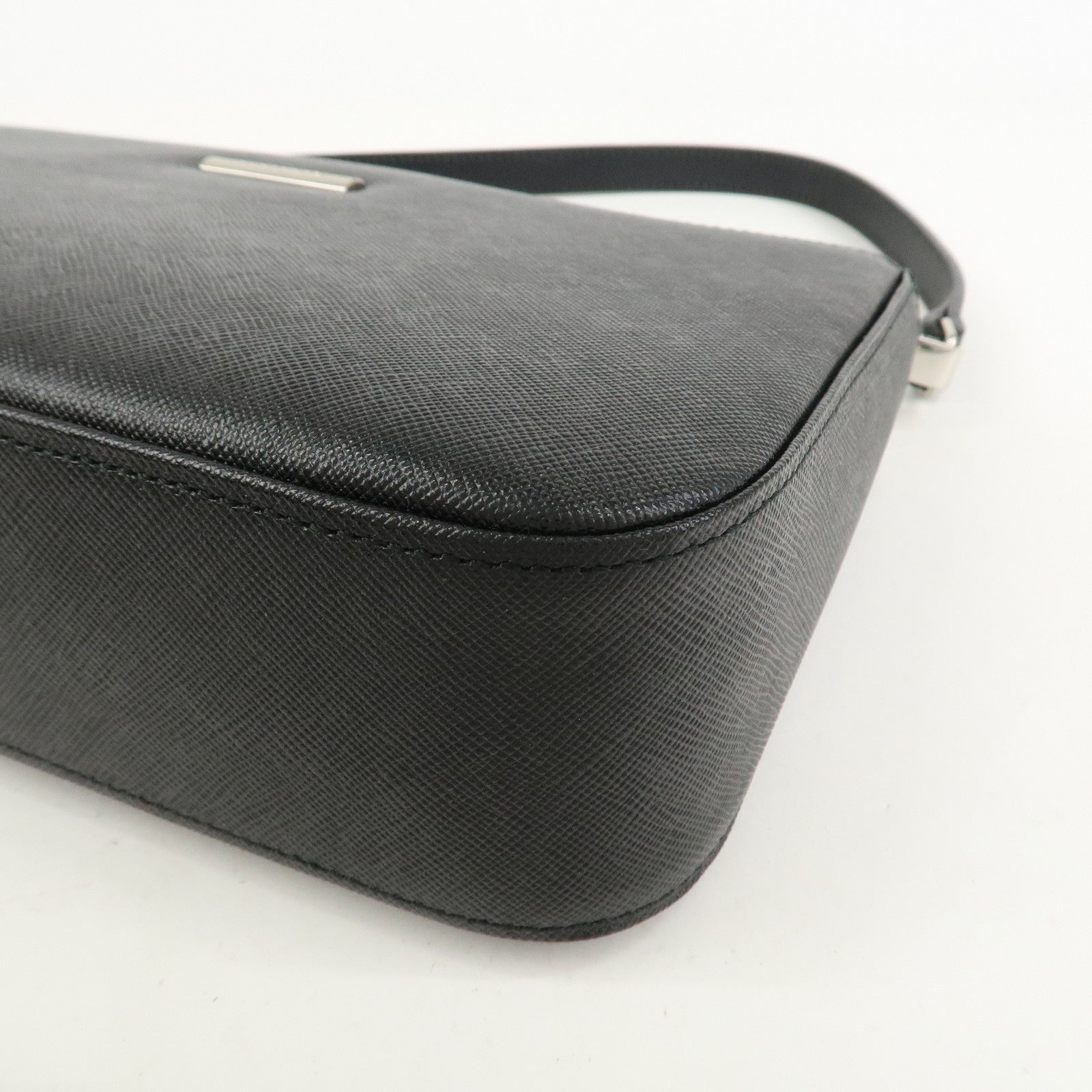 BURBERRY Embosed Leather Shoulder Bag Hand Bag Shoulder Bag Black