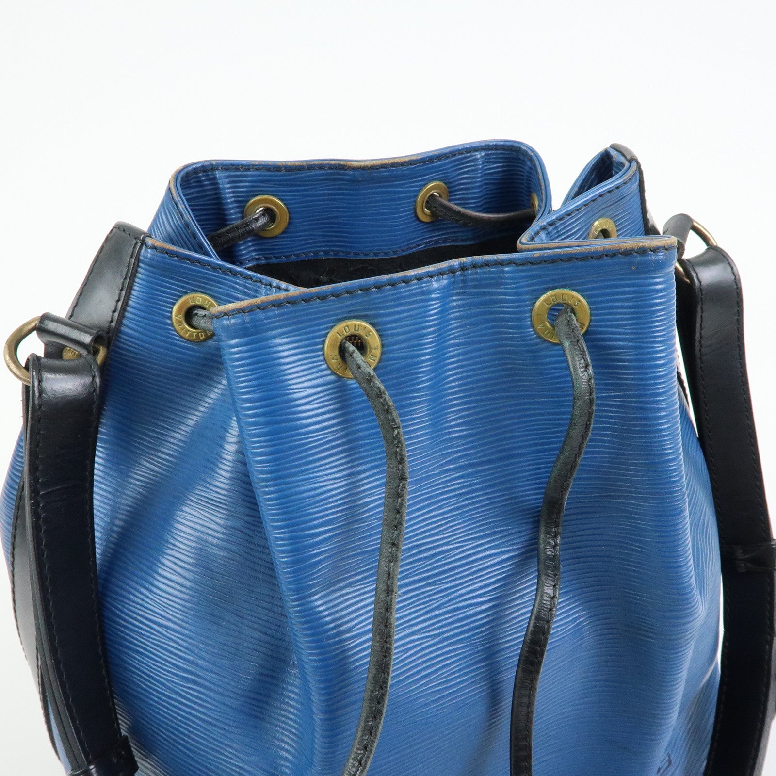 Louis Vuitton Epi Petit Noe Bi-color Shoulder Bag Noir Blue Ｍ44152