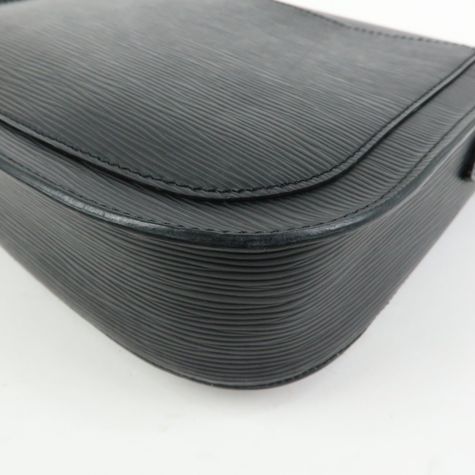 Louis Vuitton Epi Saint Cloud Shoulder Crossbody Bag Noir M52192