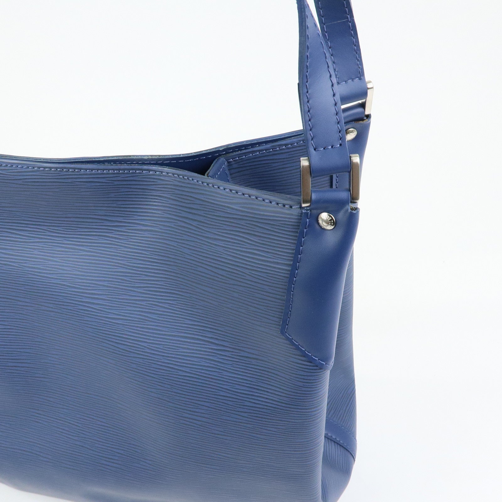 Louis Vuitton Epi Mandala GM Leather Shoulder Bag Myrtille M5892G