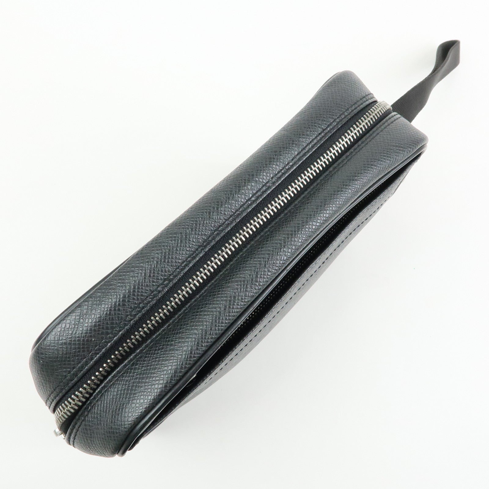 Louis Vuitton Taiga Leather Karga Clutch Bag Pouch Black M30812