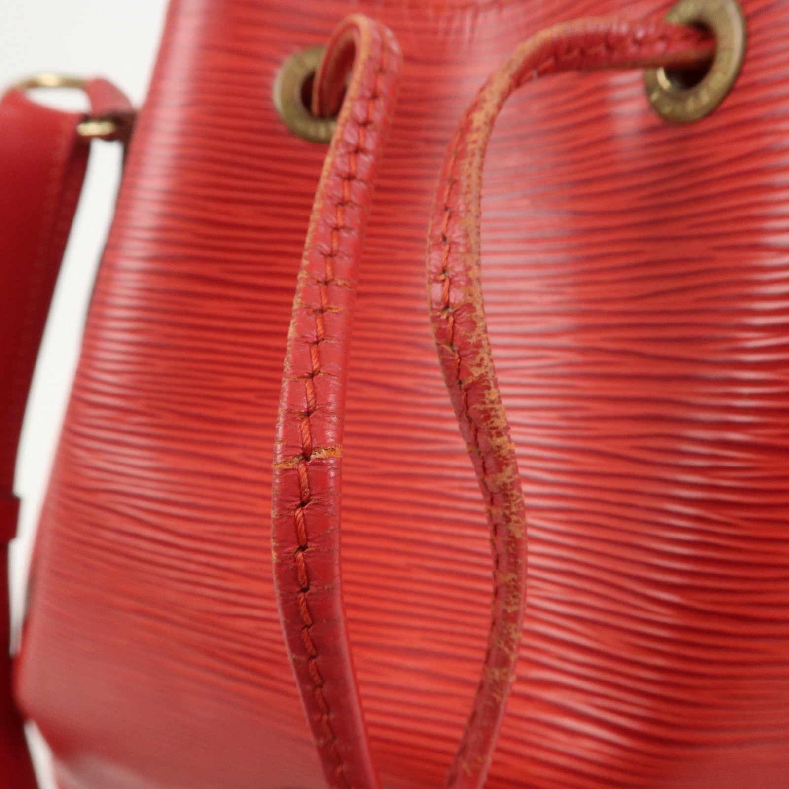 Louis Vuitton Epi Petit Noe Shoulder Bag Castilian Red M44107