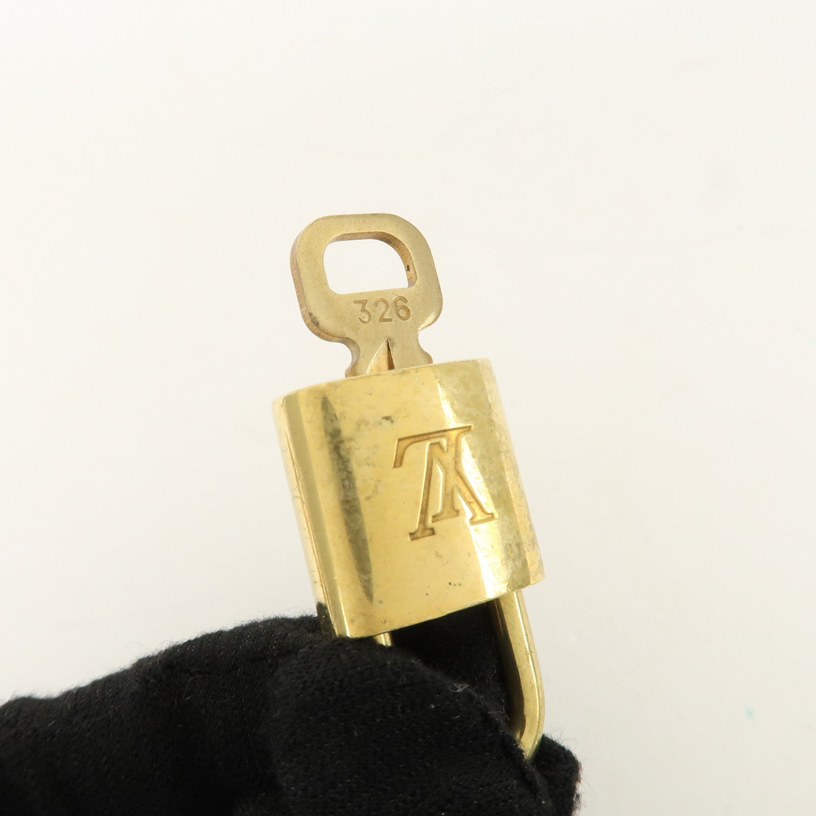 Louis Vuitton Set of 10 Lock & Key Cadena Key Lock Metal Gold Used