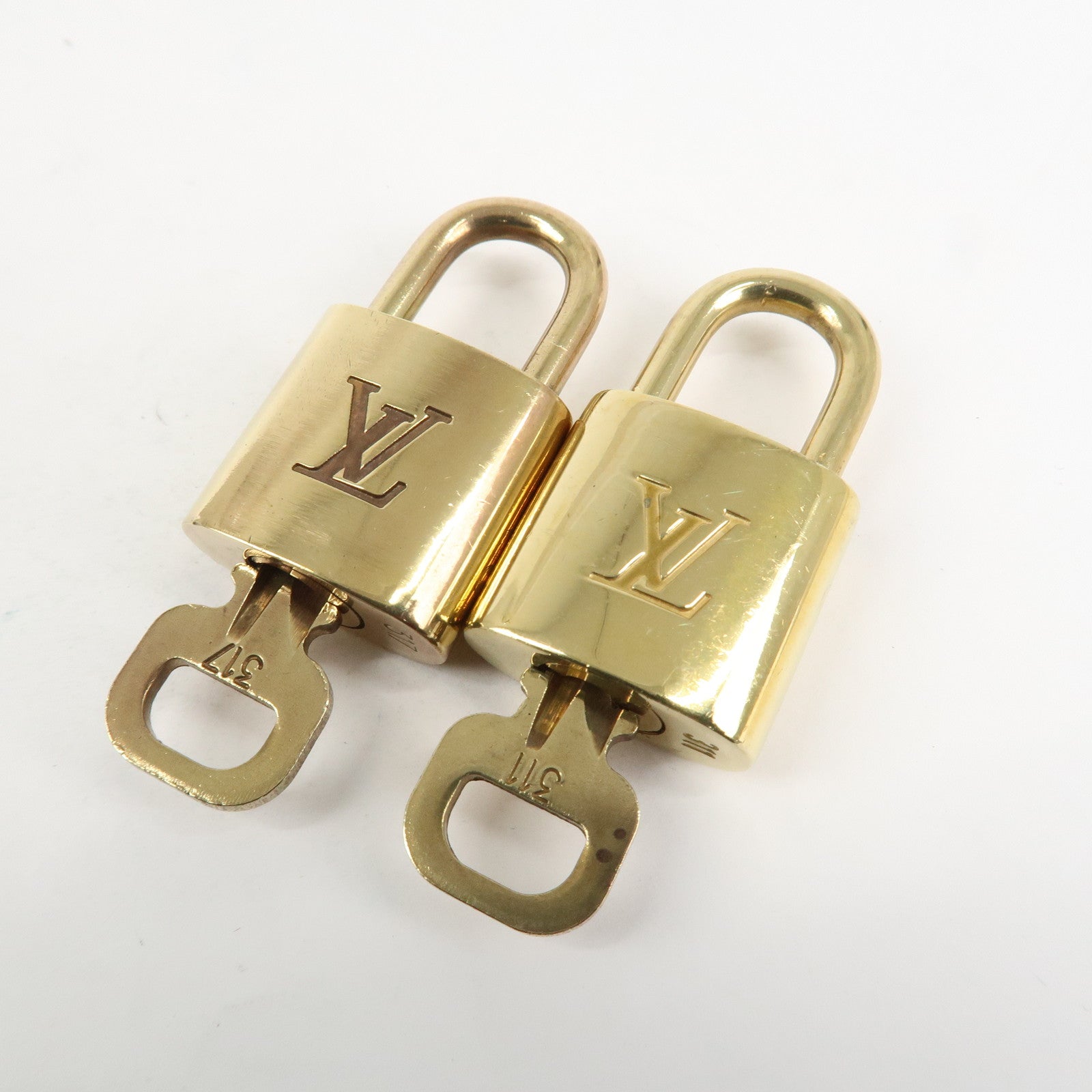 Louis Vuitton Set of 10 Lock & Key Cadena Key Lock Metal Gold Used