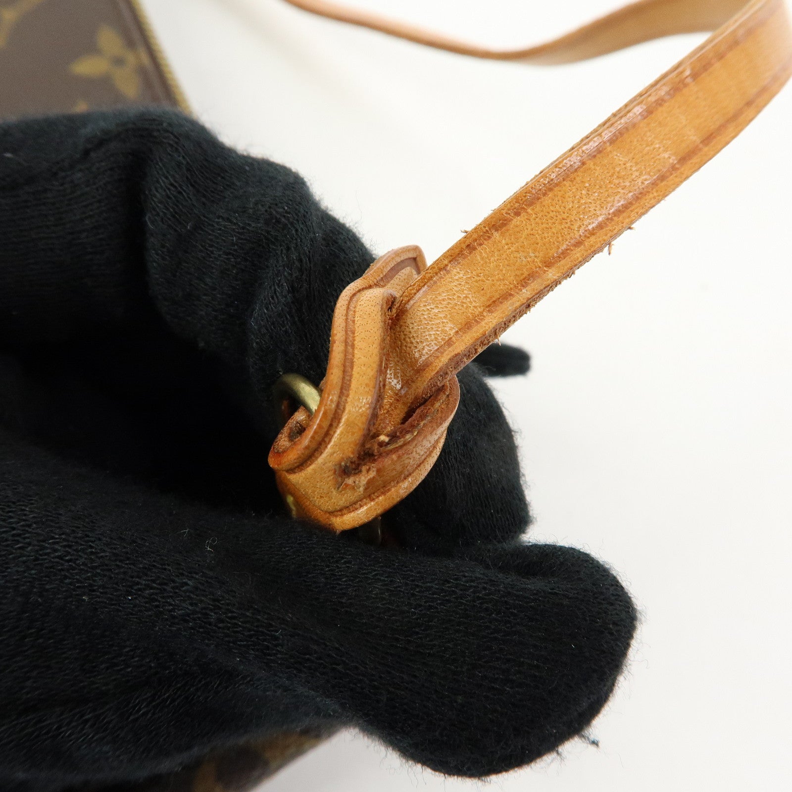 Louis Vuitton Monogram Pochette Accessoires Pouch Hand Bag M51980