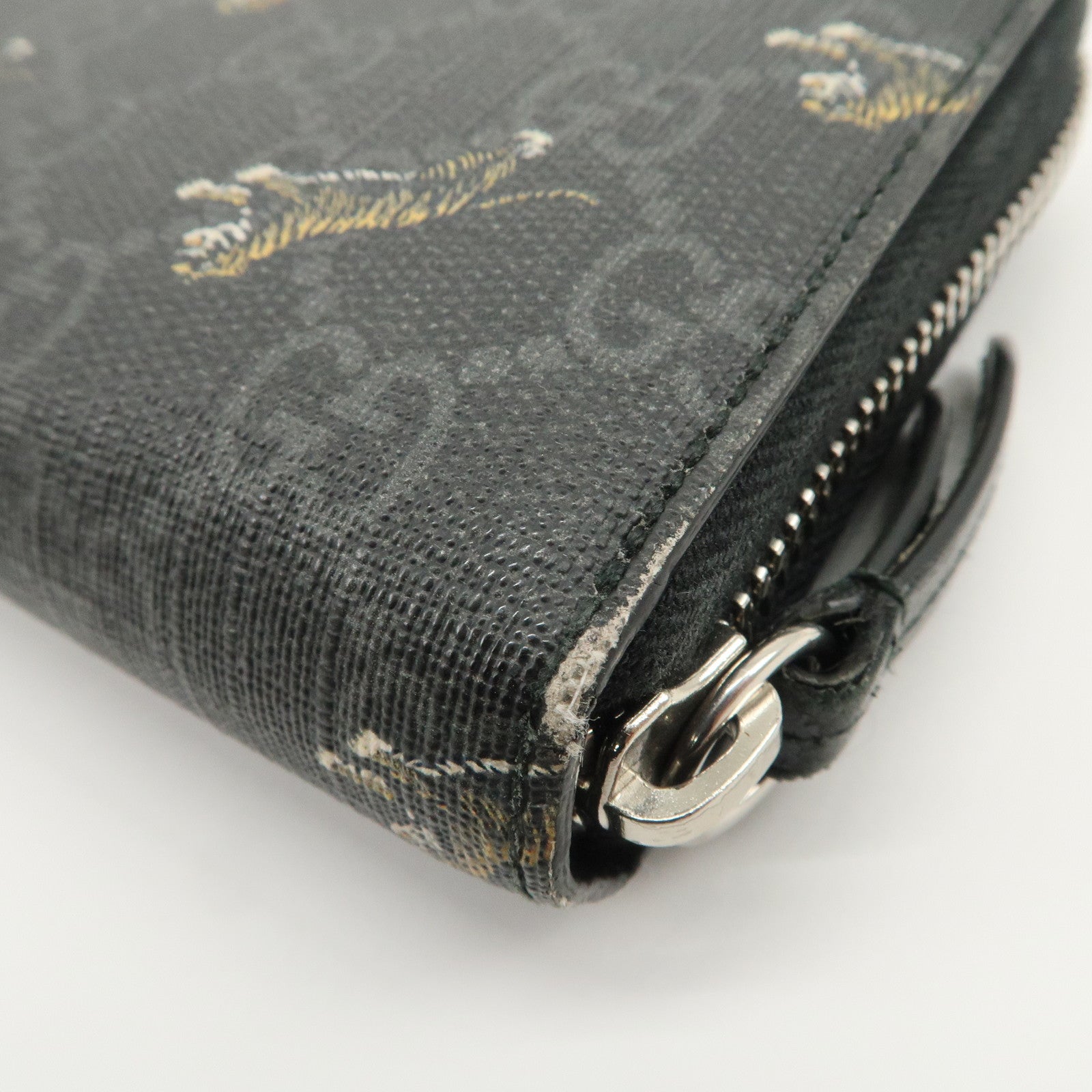 GUCCI Tiger Motif GG Supreme PVC Leather Round Zippy Wallet 575135