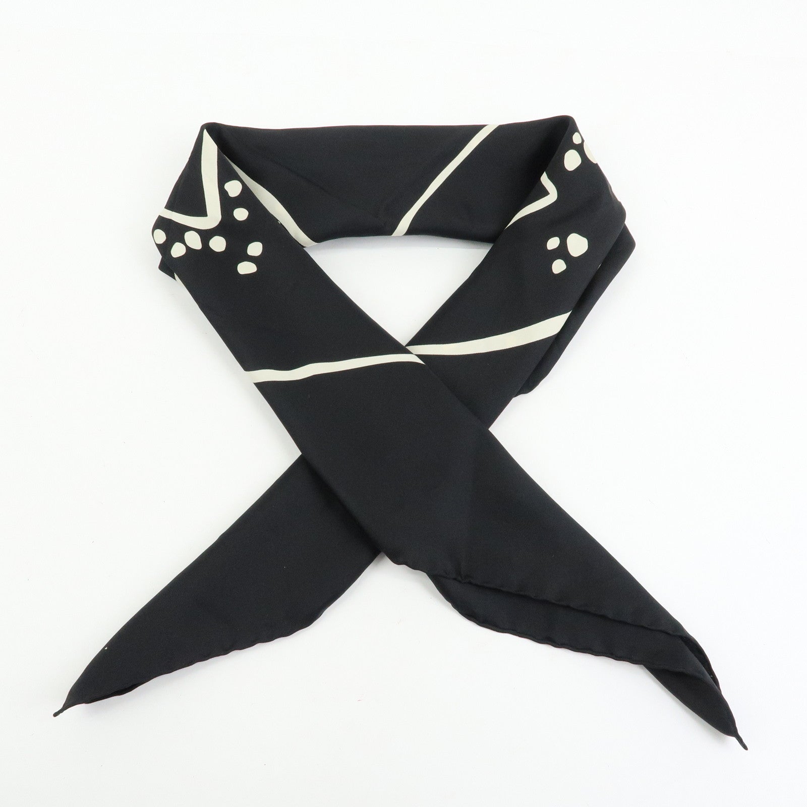 Louis Vuitton Silk 100% Pretzel Motif Scarf Black