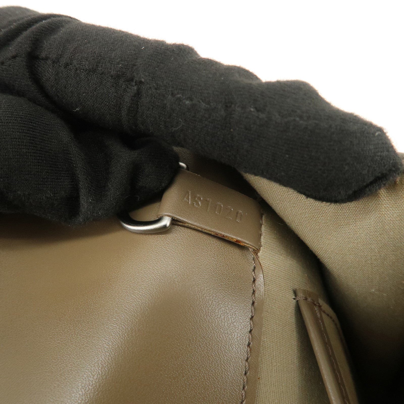 Louis Vuitton Epi Leather Ramatuelle Shoulder Bag Pepper M5247C