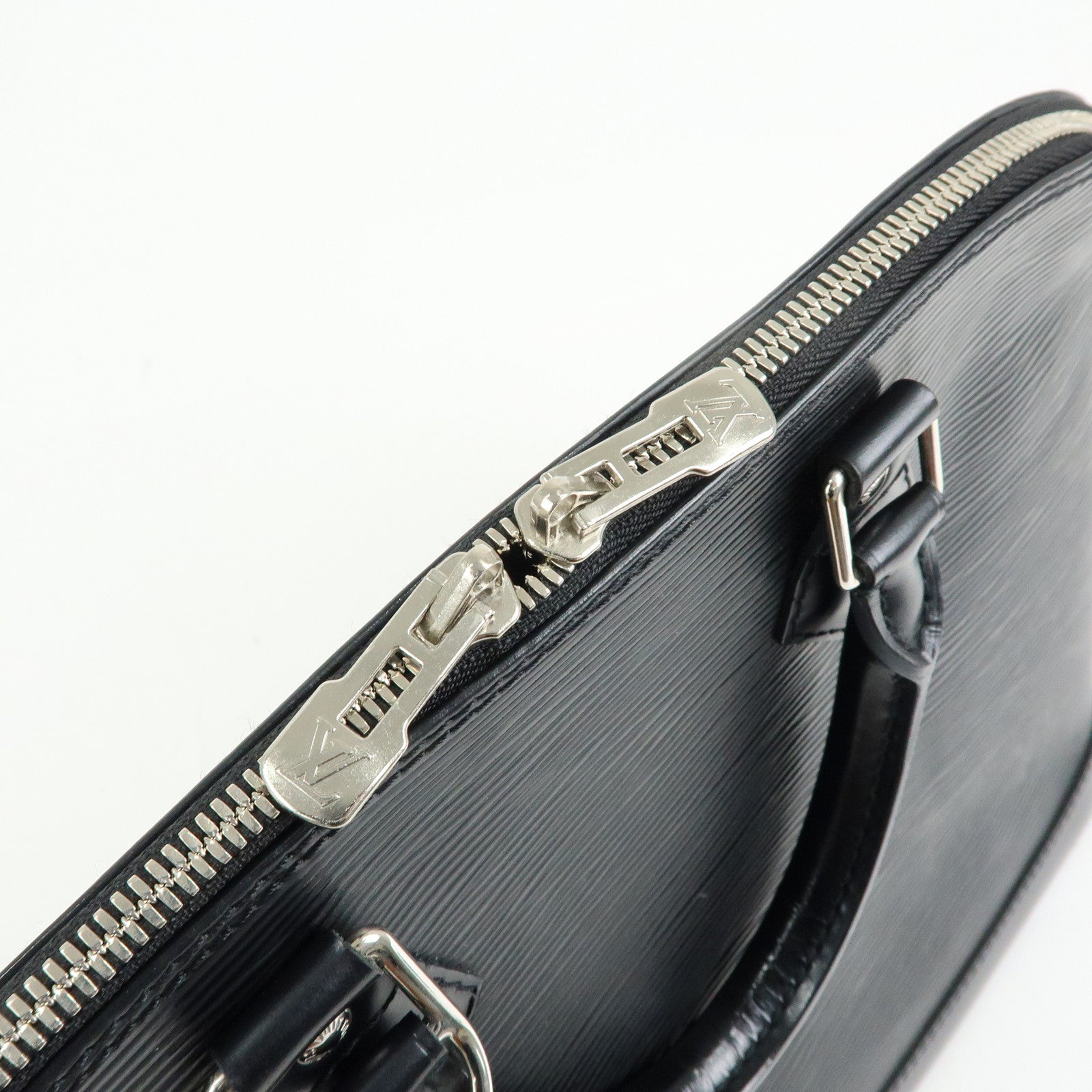 Louis Vuitton Epi Leather Alma PM Hand Bag Noir Black M40302