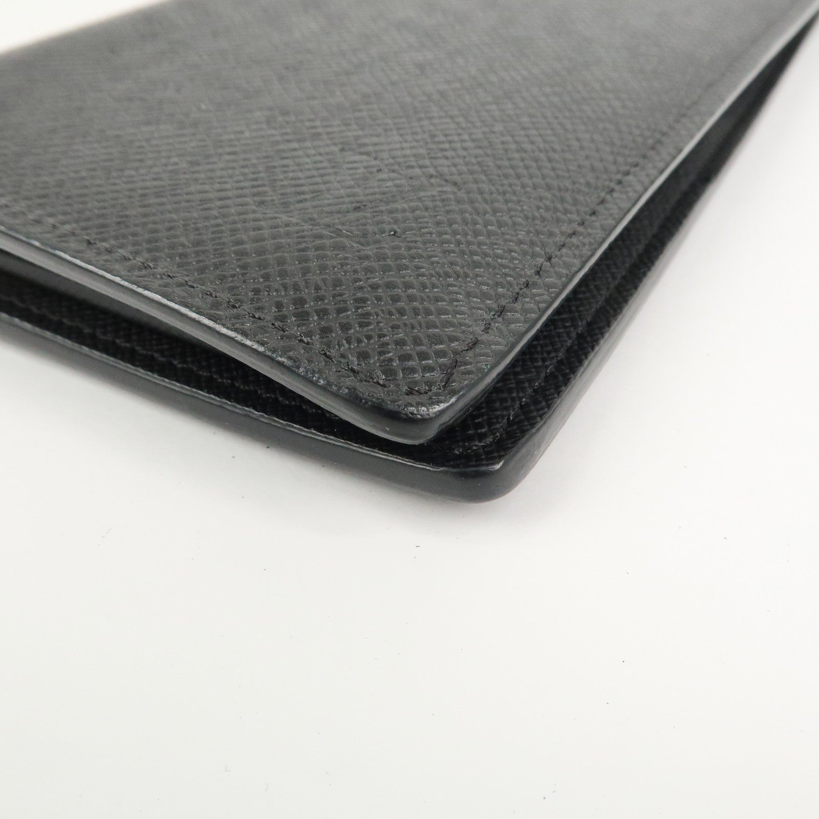 Louis Vuitton Taiga Portefeuille Brazza Bi-fold Long Wallet M30501