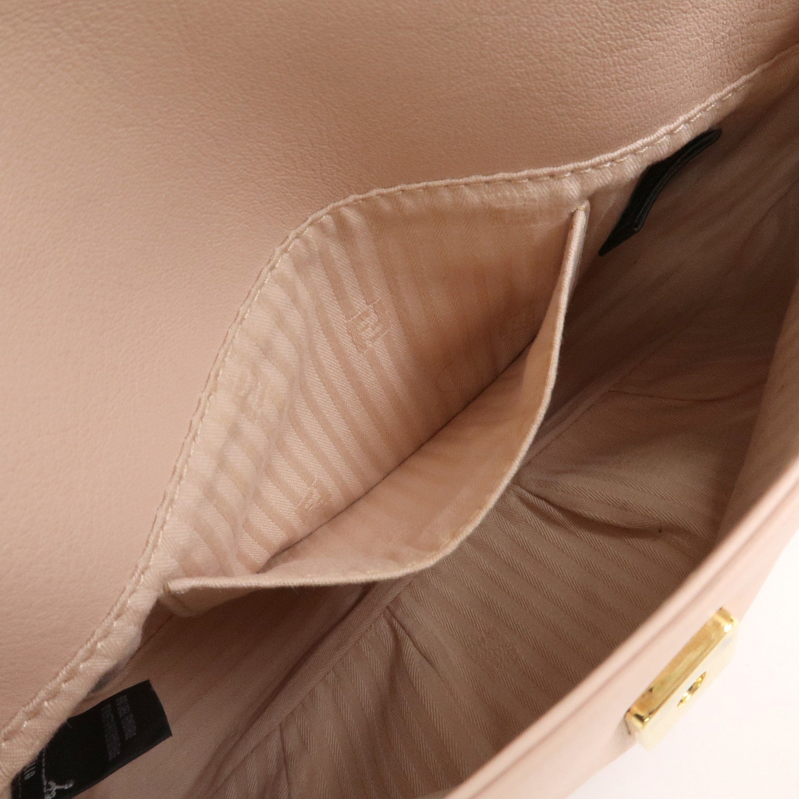 FENDI Leather Chain Shoulder Bag Purse Crossbody Bag 8M0276