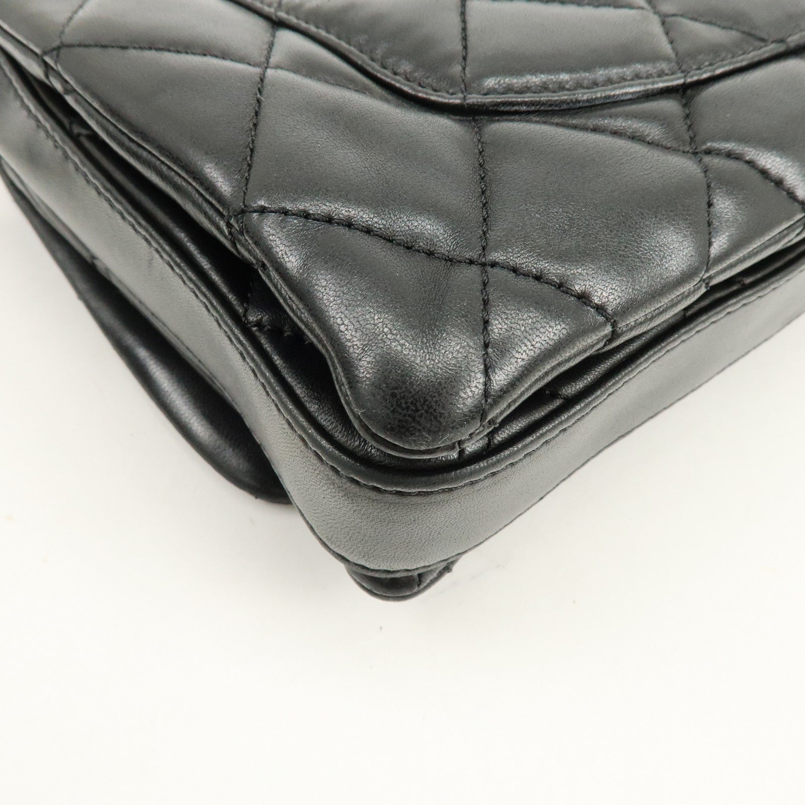CHANEL Matelasse Lamb Skin Shoulder Bag Crossbody Bag Black