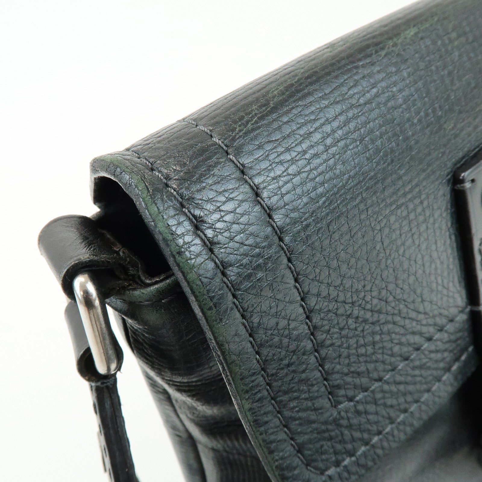 Louis Vuitton Utah Yuma Calf Leather Shoulder Bag Basalt M97024