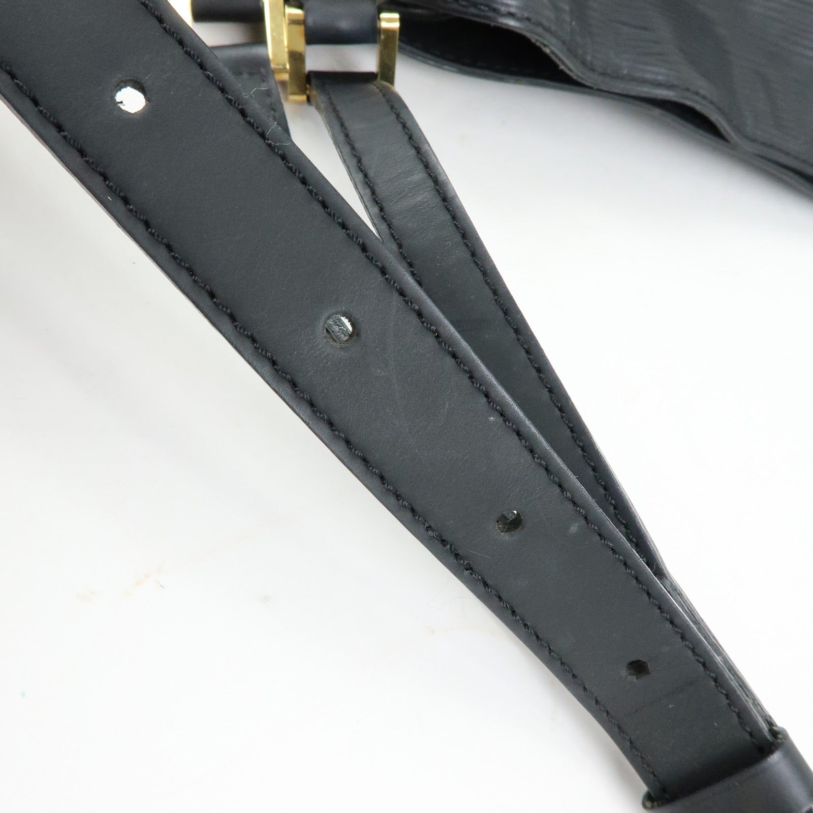 Louis Vuitton Epi Mandala MM Shoulder Bag Noir Black M58892