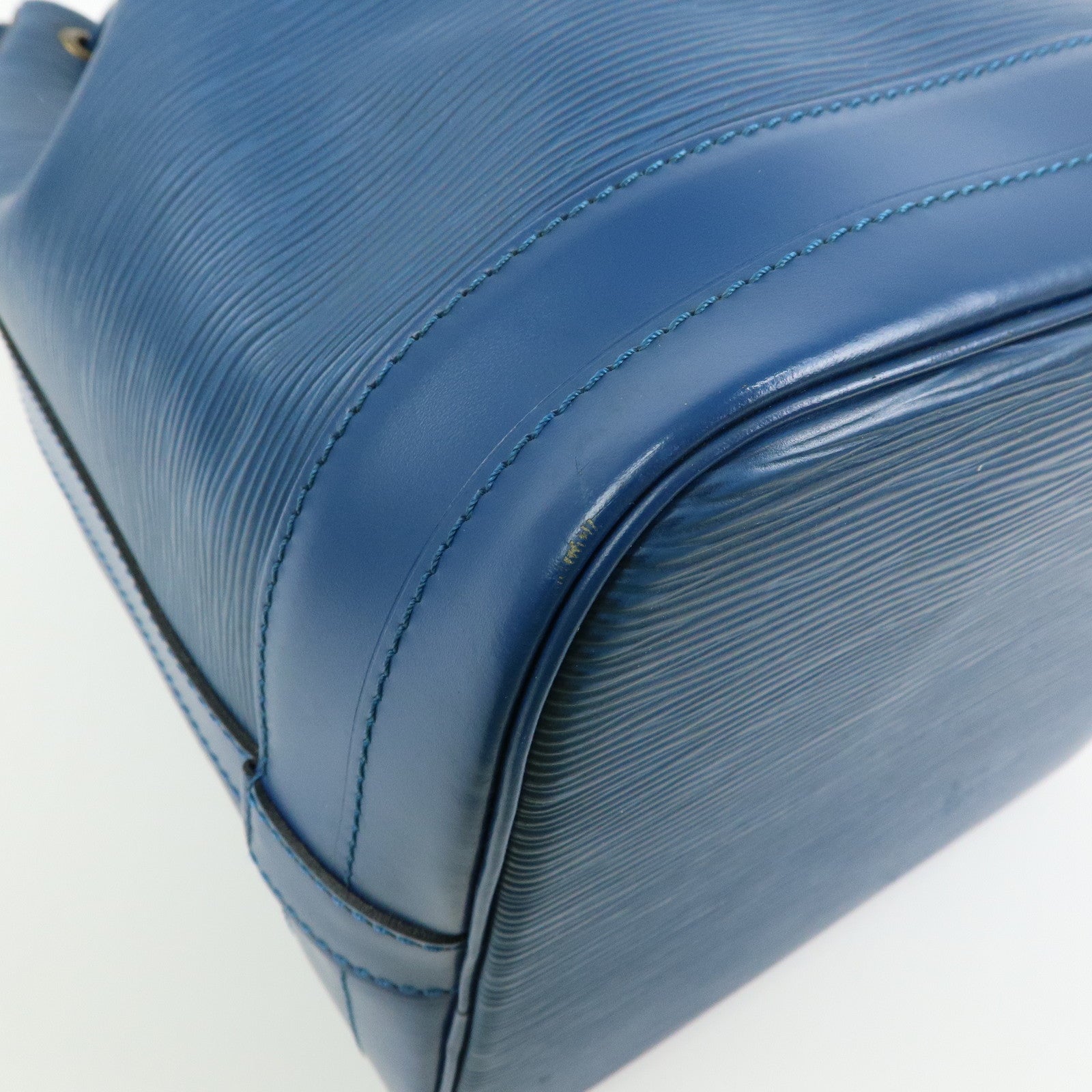 Louis Vuitton Epi Noe Leather Shoulder Bag Toledo Blue M44005