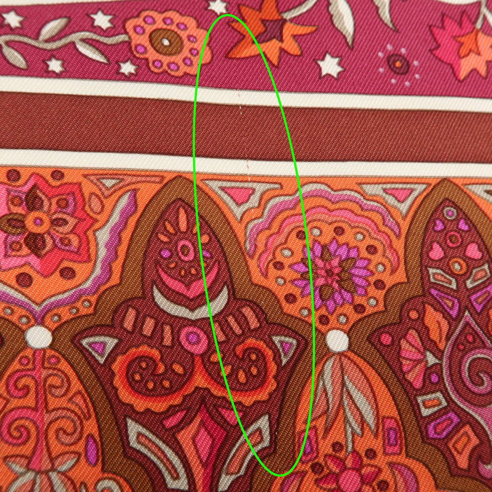 HERMES Carre 90 Silk 100% Aux Portes du Palais Scarf Red