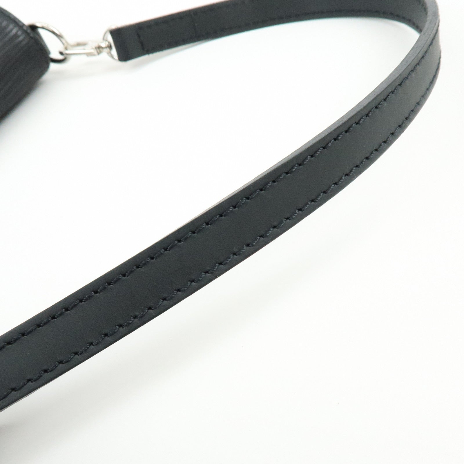 Louis Vuitton Epi Leather Pochette Segur Hand Bag Noir M58882