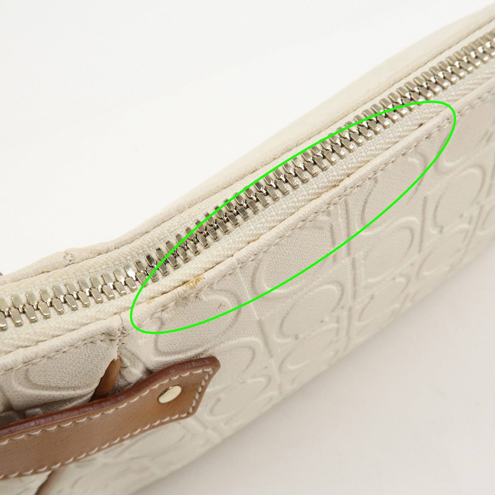 Ferragamo Gancini Logo Leather Shoulder Bag Hand Bag White