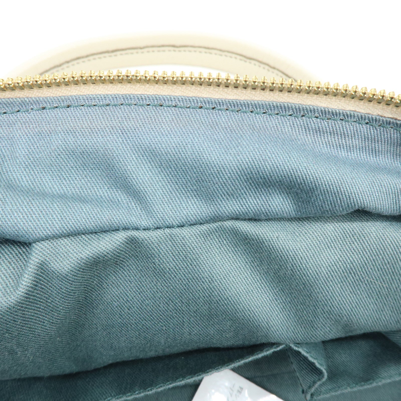 Ferragamo Gancini Leather Shoulder Bag Hand Bag Ivory