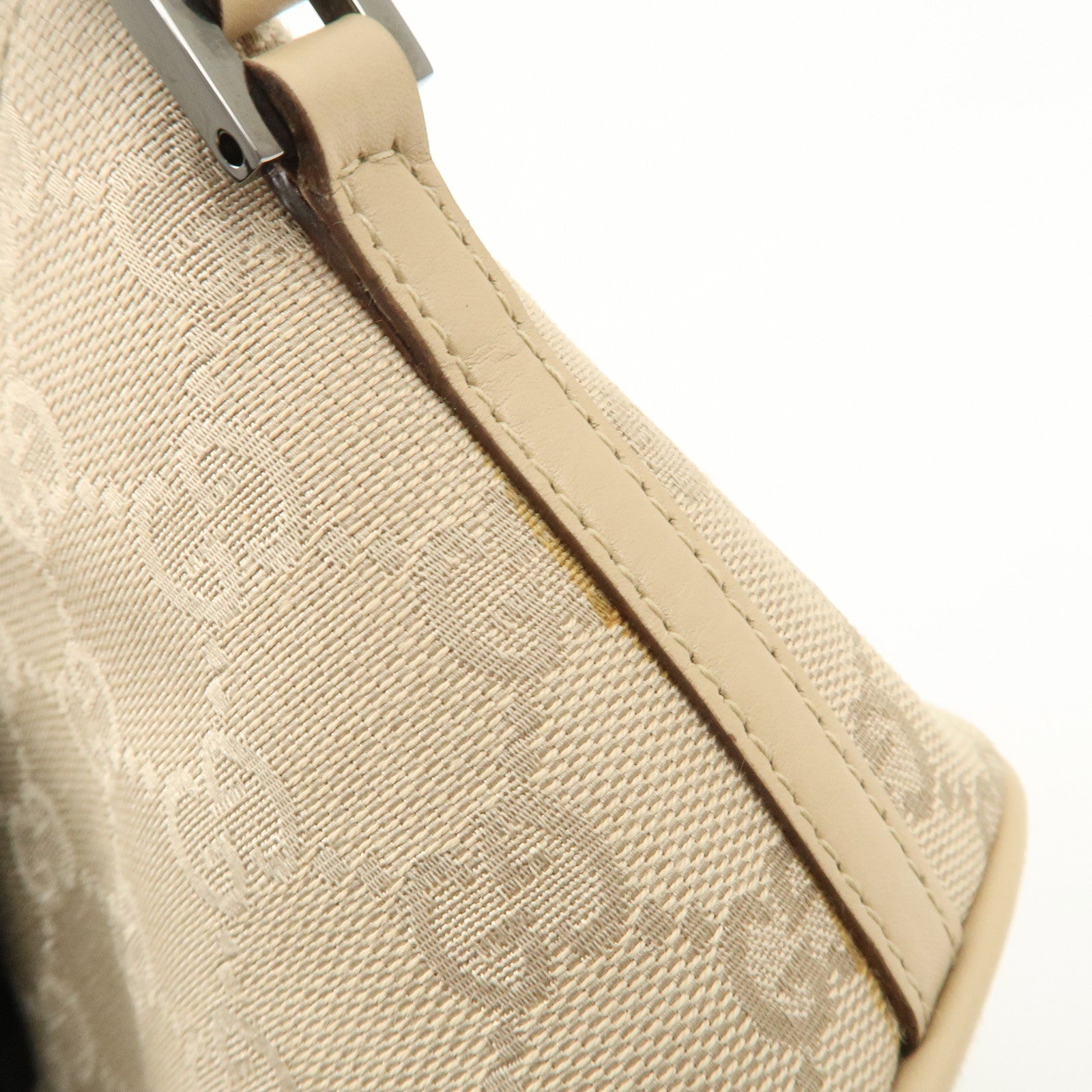 GUCCI Boat Bag GG Canvas Leather Hand Bag Pouch Beige 07198 Used