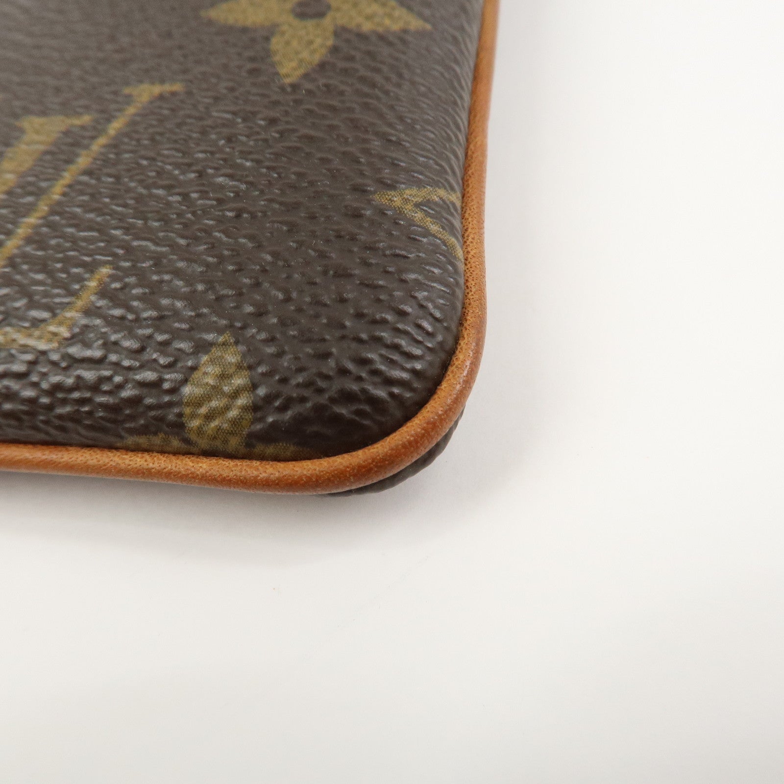 Louis Vuitton Monogram Etui Telefonne MM Phone Case Brown M66546