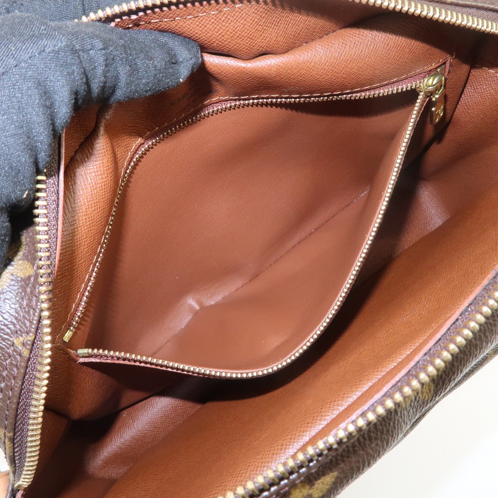 Louis Vuitton Monogram Nile Shoulder Bag Crossbody Bag M45244
