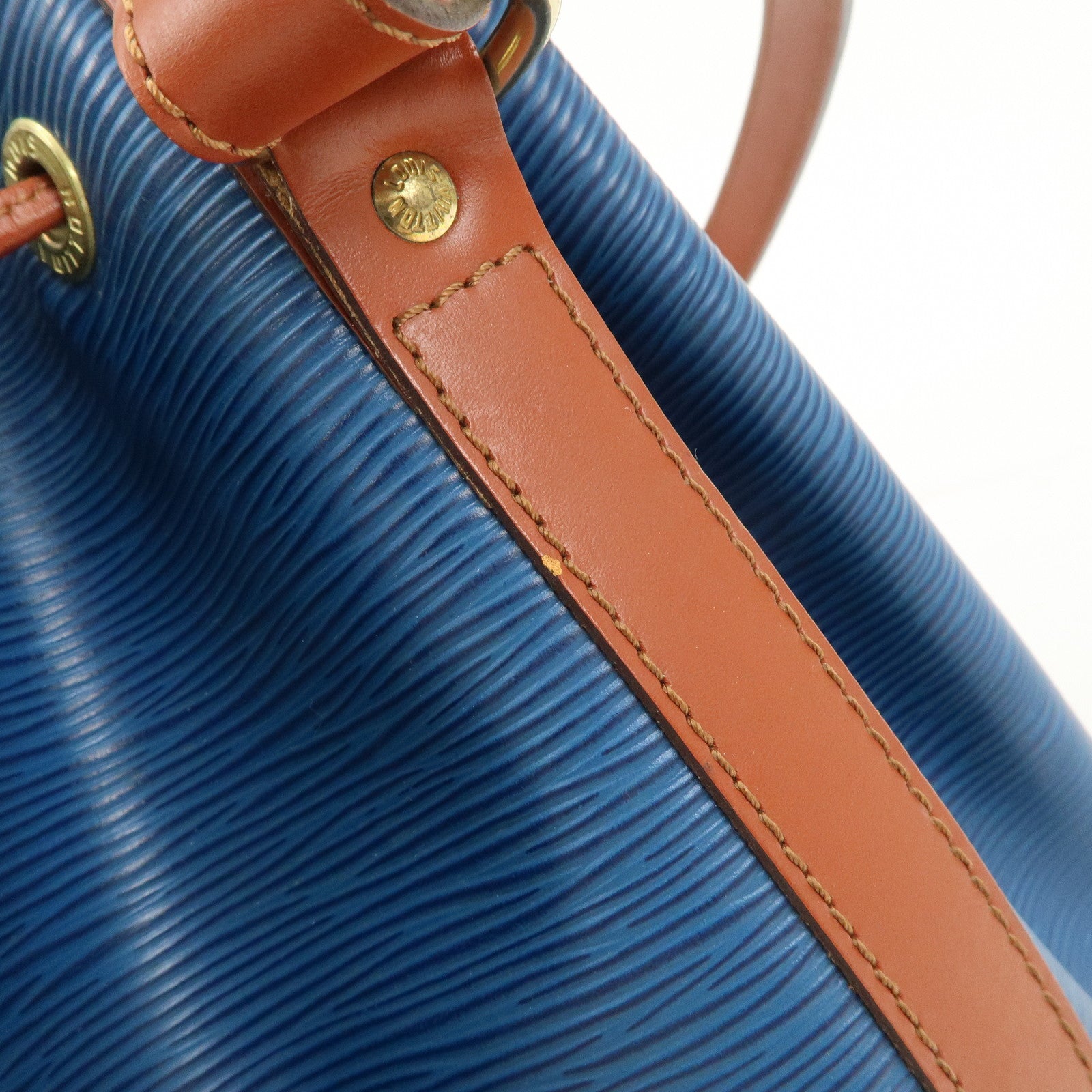 Louis Vuitton Epi Petit Noe Shoulder Bag Bi-Color Blue Kenya Brown Used