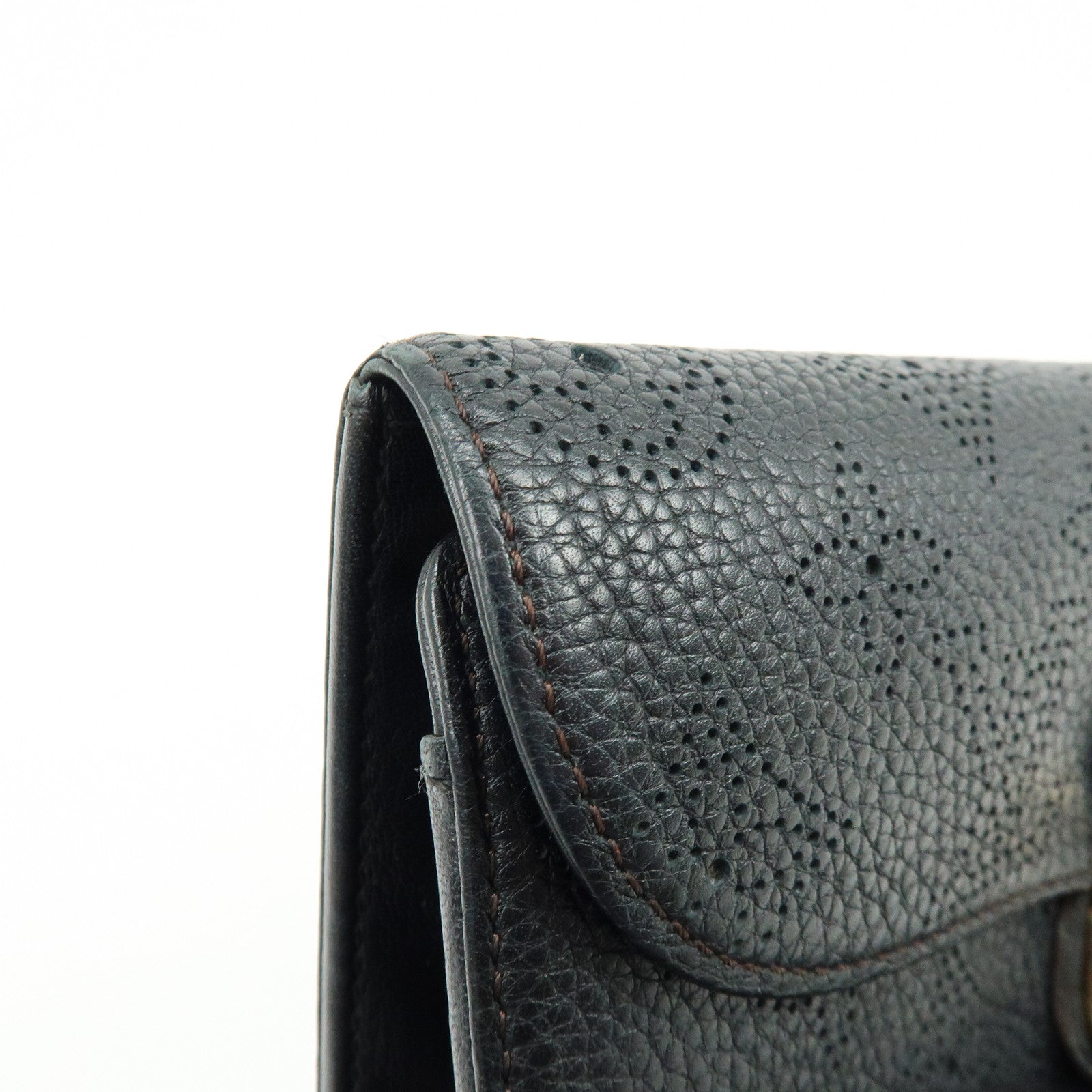 Louis Vuitton Monogram Mahina Portefeuille Amelia Wallet M95549