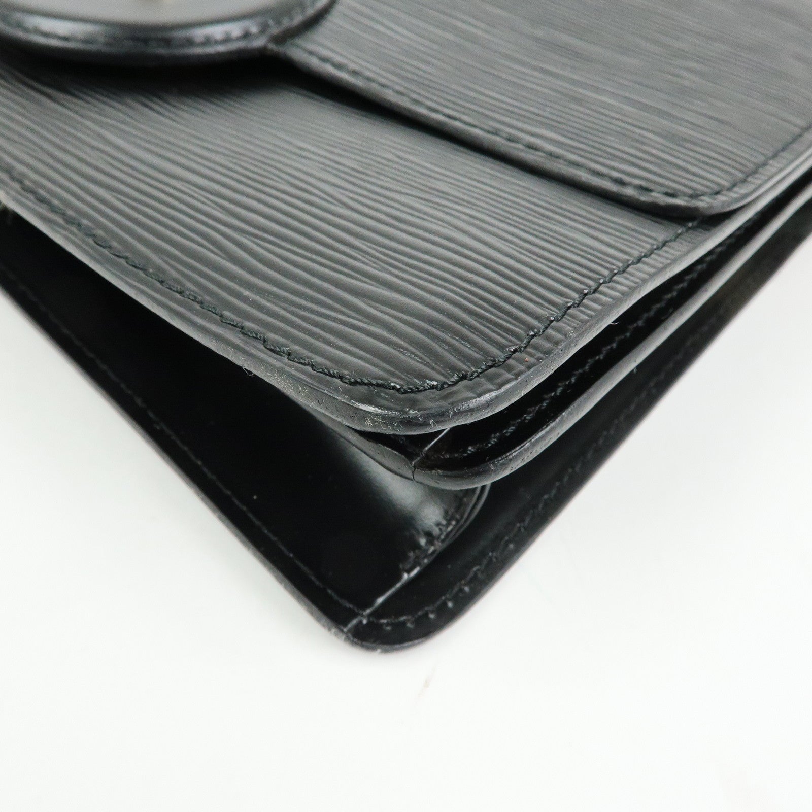 Louis Vuitton Epi Freerun Leather Shoulder Bag Noir Black M52402