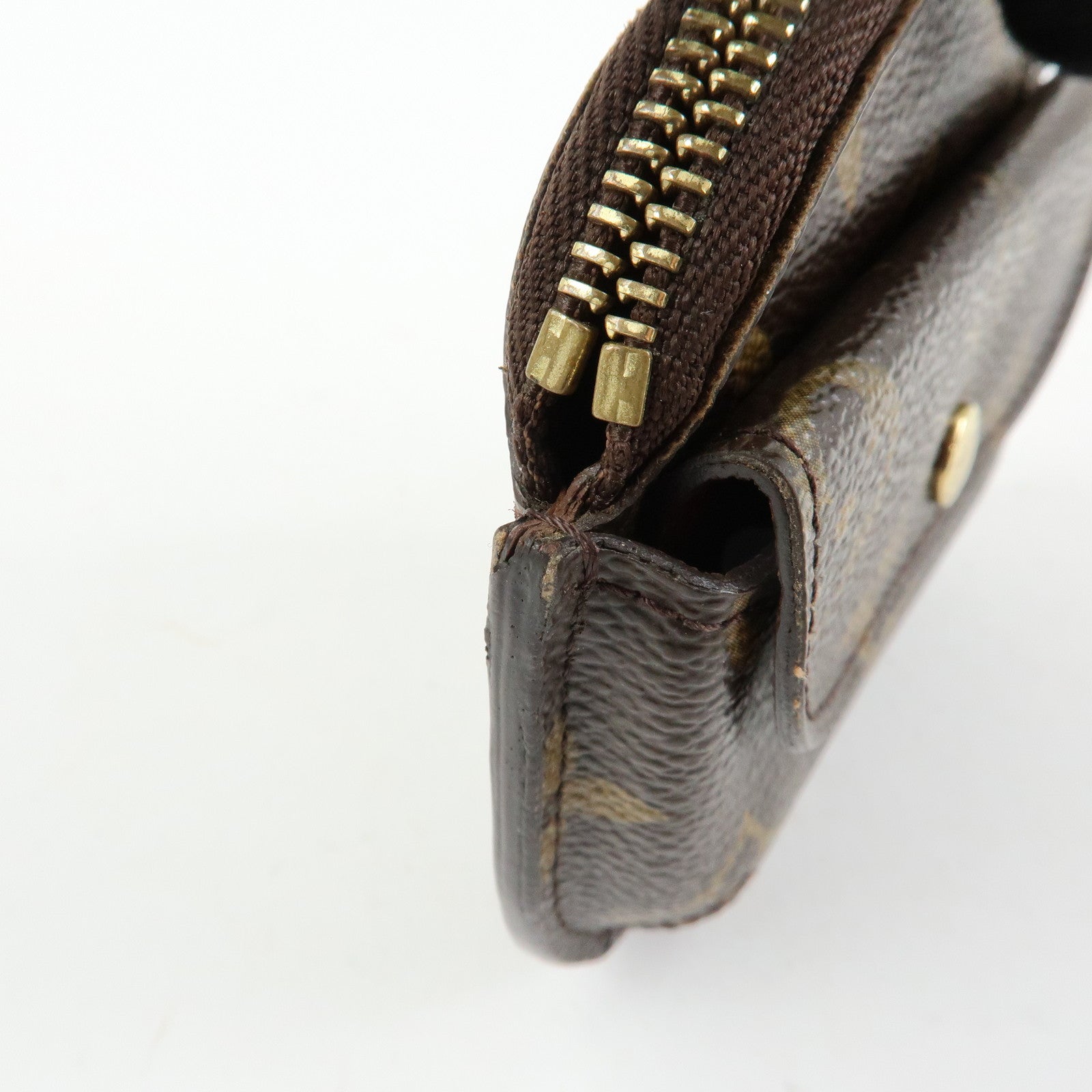 Louis Vuitton Monogram Porte Monnaie Shilling Coin Case M60025