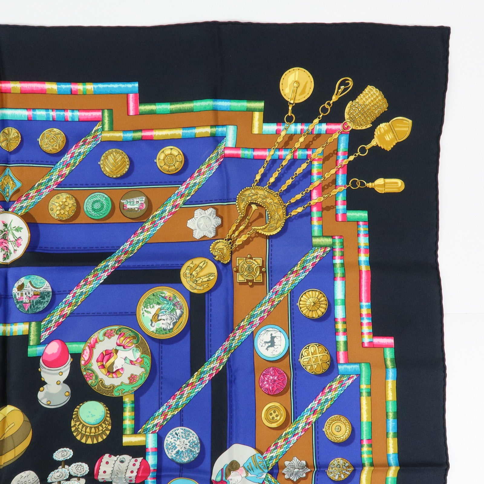 HERMES Carre 90 Silk 100% Scarf Petite main Black Multicolor