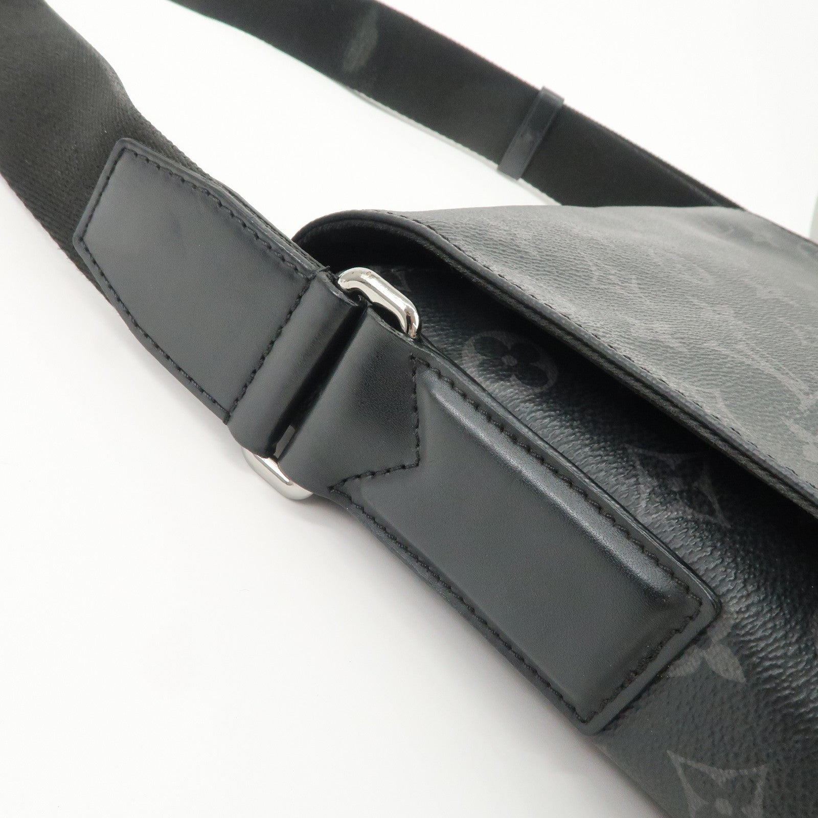 Louis Vuitton Monogram Eclips District PM Messenger Bag M45272