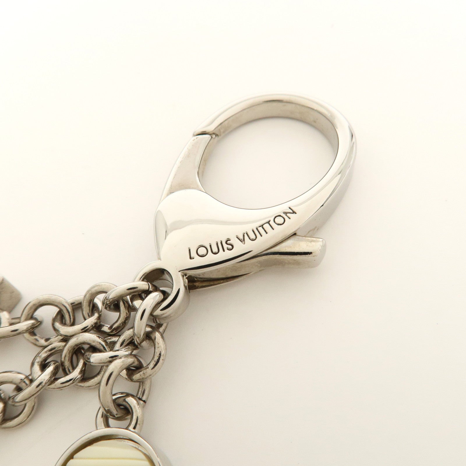 Louis Vuitton Bijoux Sac Fleur de Epi Bag Charm Silver White M65085