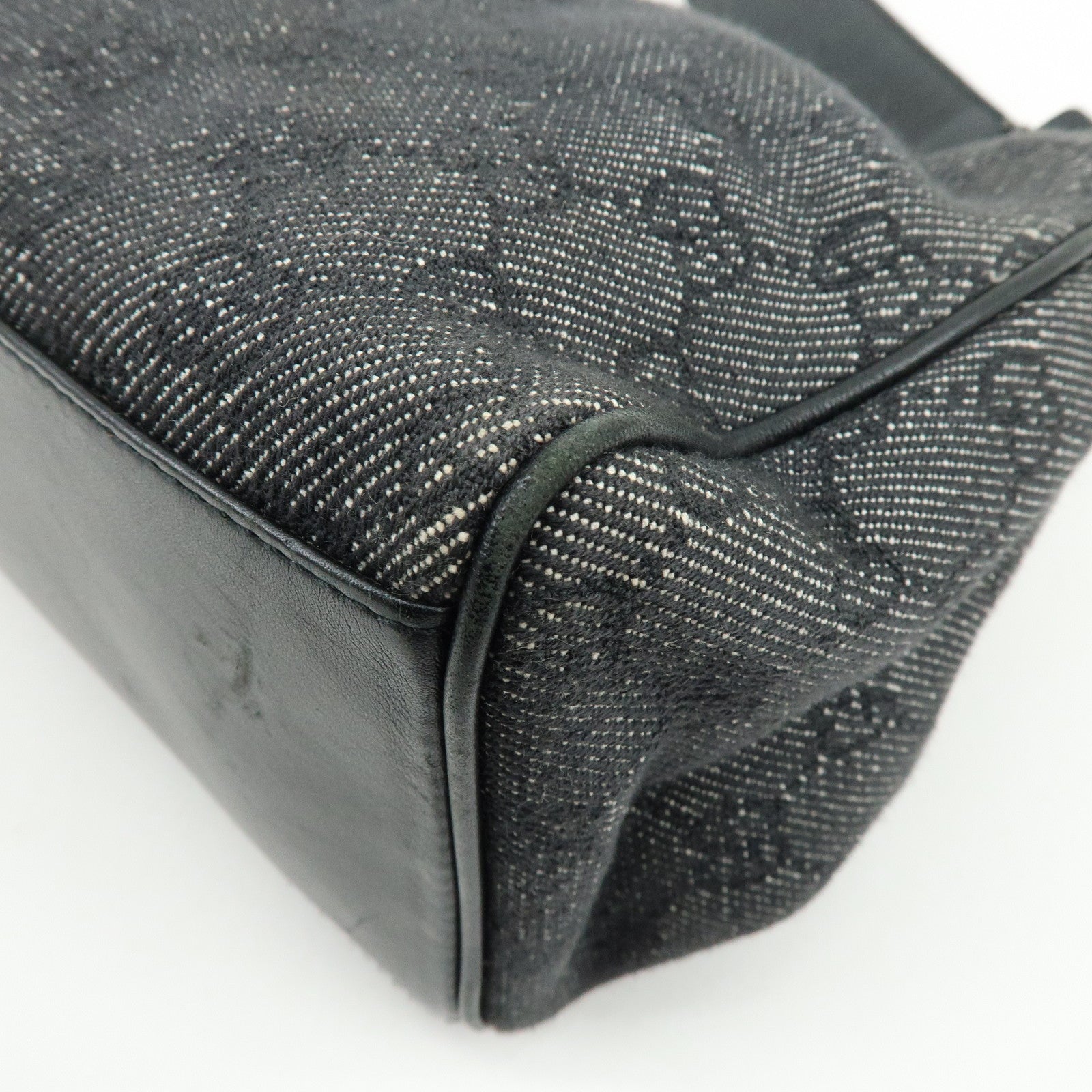 GUCCI GG Canvas Leather Shoulder Bag Black