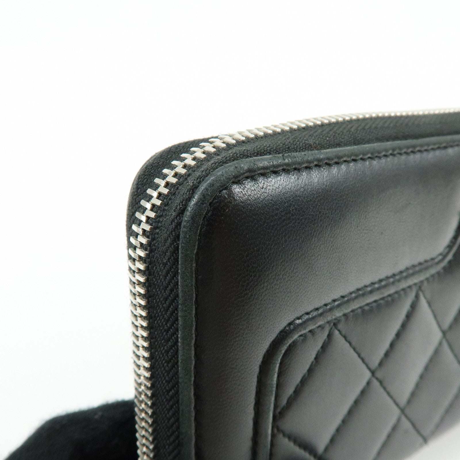 CHANEL COCO Mark Matelasse Lamb Skin Round Zippy Wallet Black